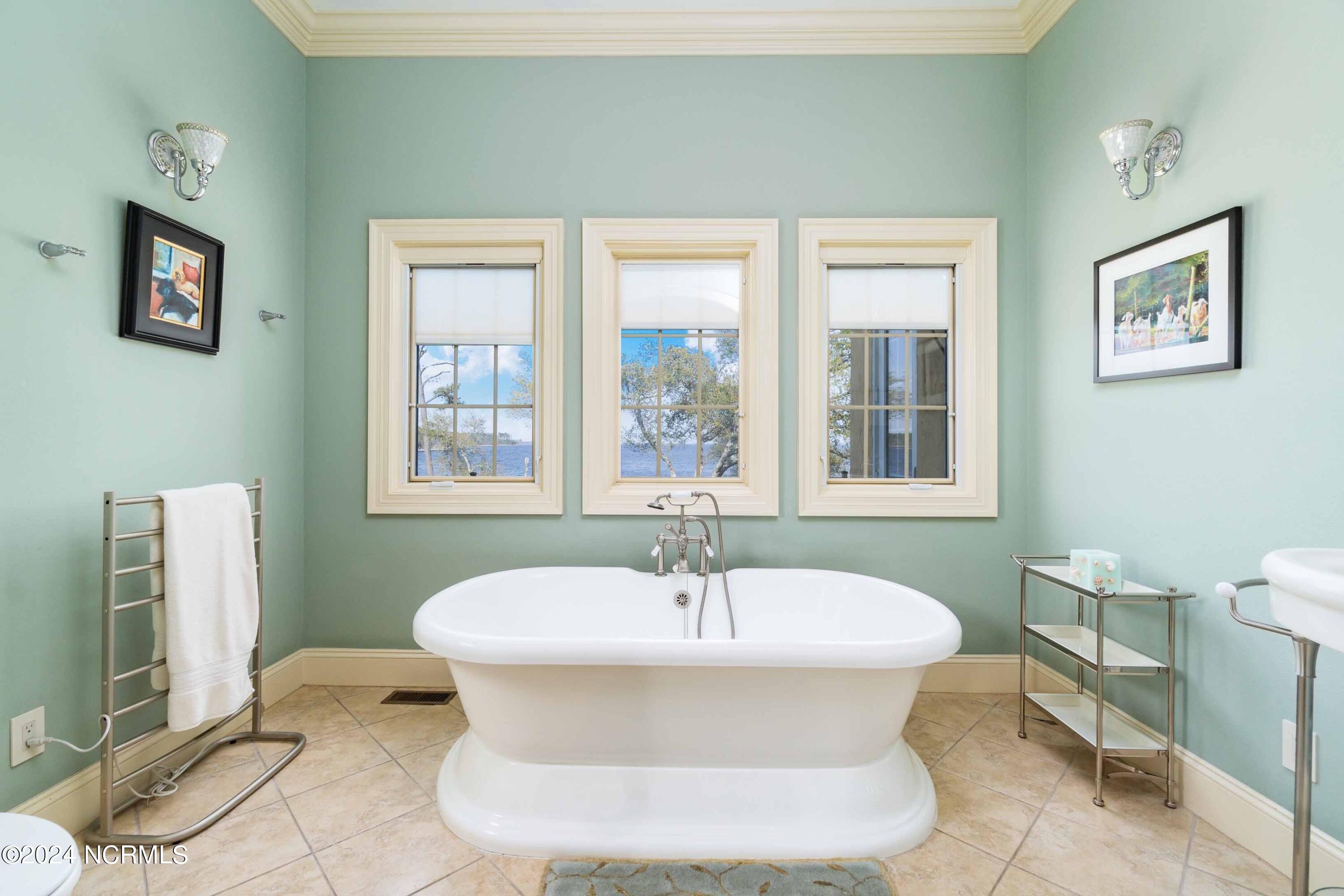 6054 Dolphin Road Property Photo 40