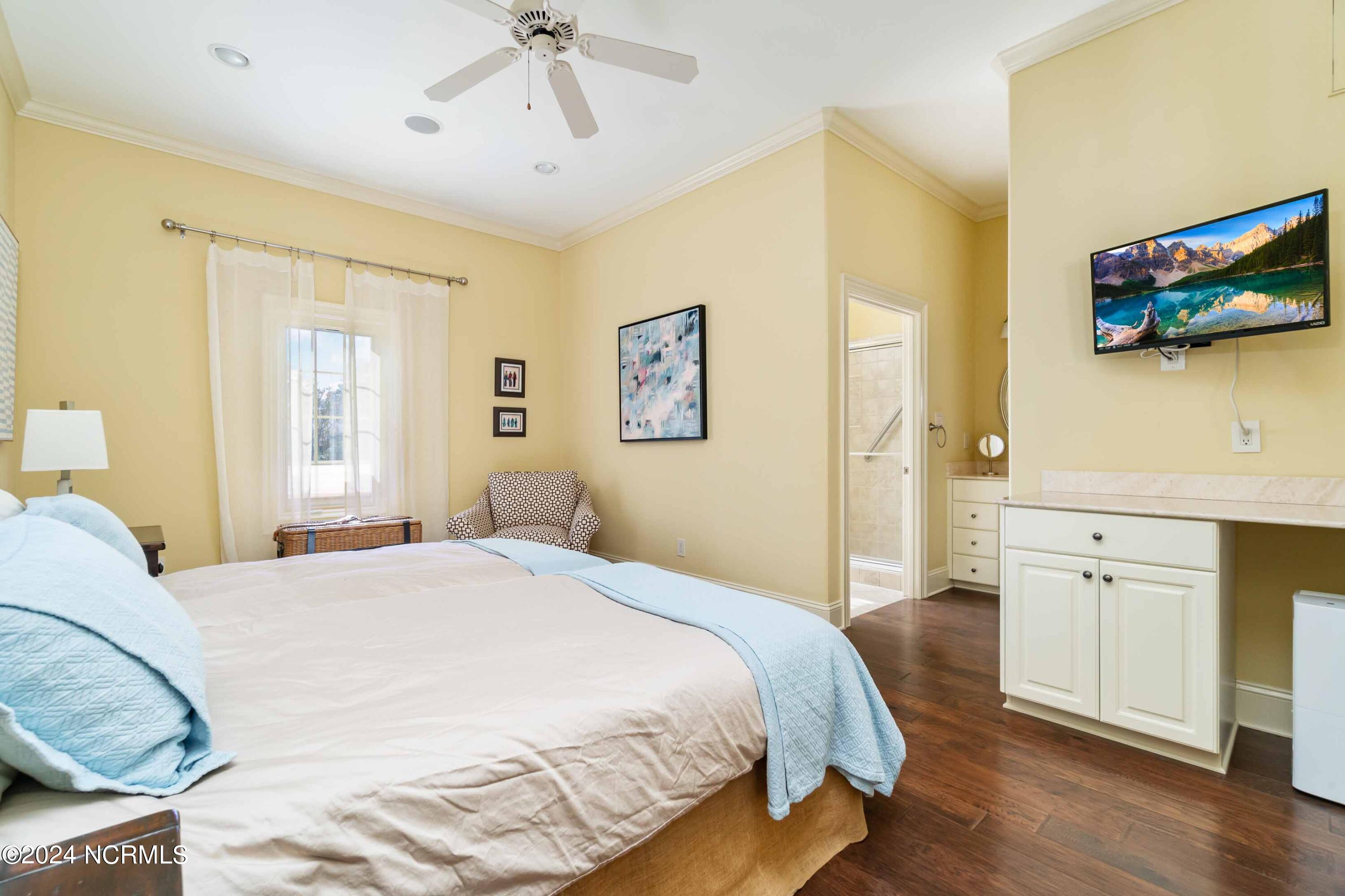 6054 Dolphin Road Property Photo 44