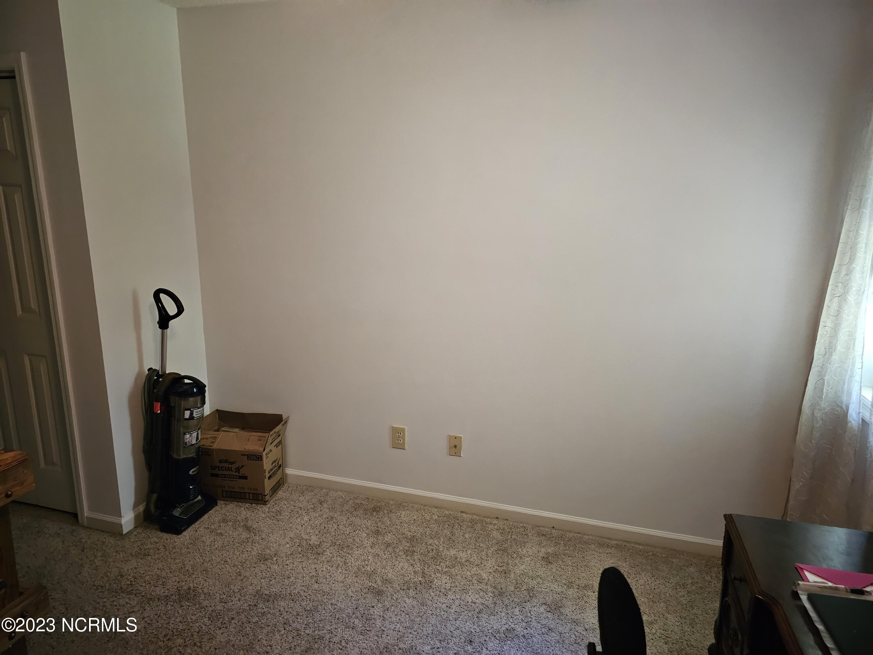 11 Court 5 Northwest Drive Property Photo 24