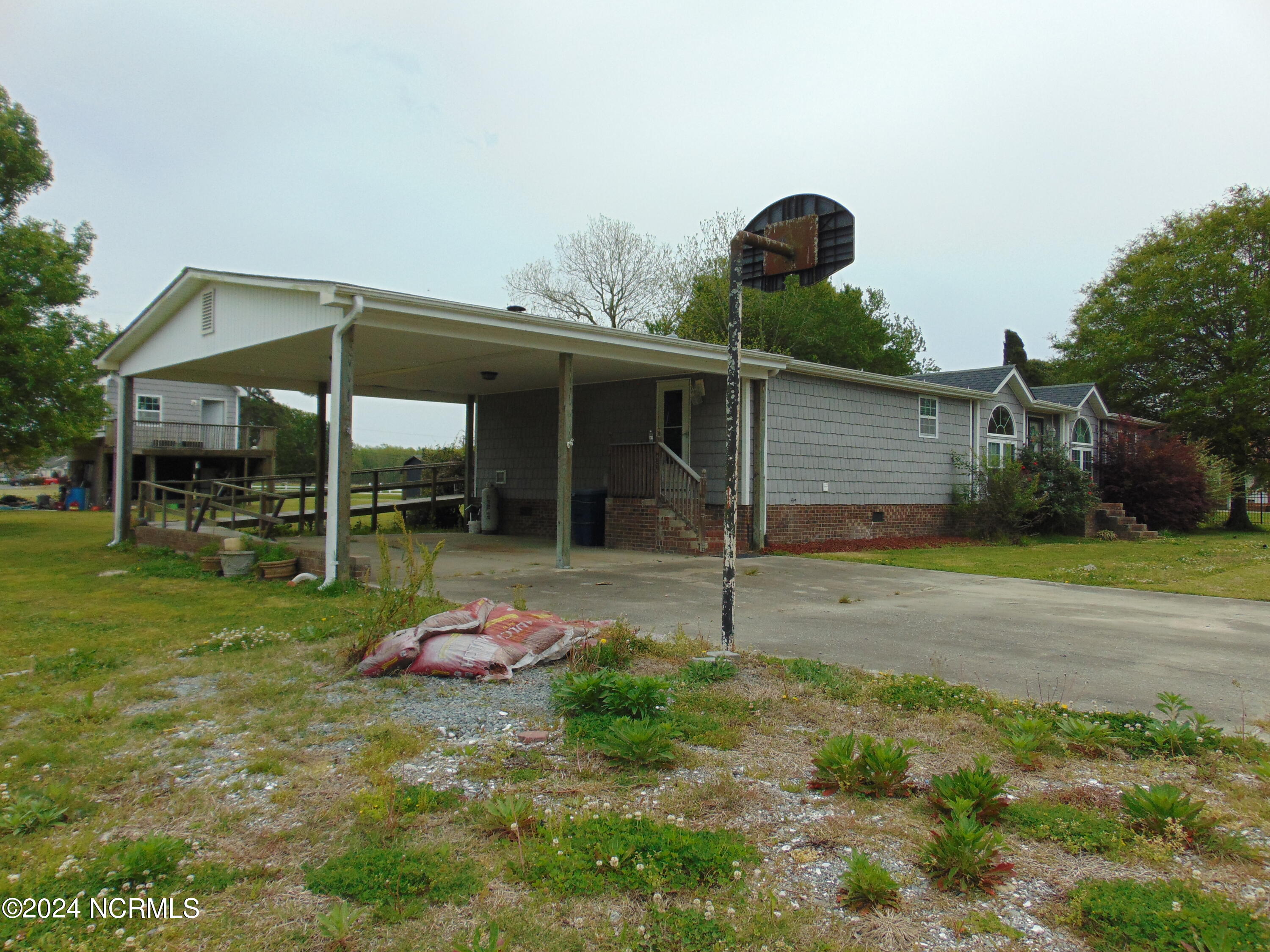 267 6th Street Property Photo 3