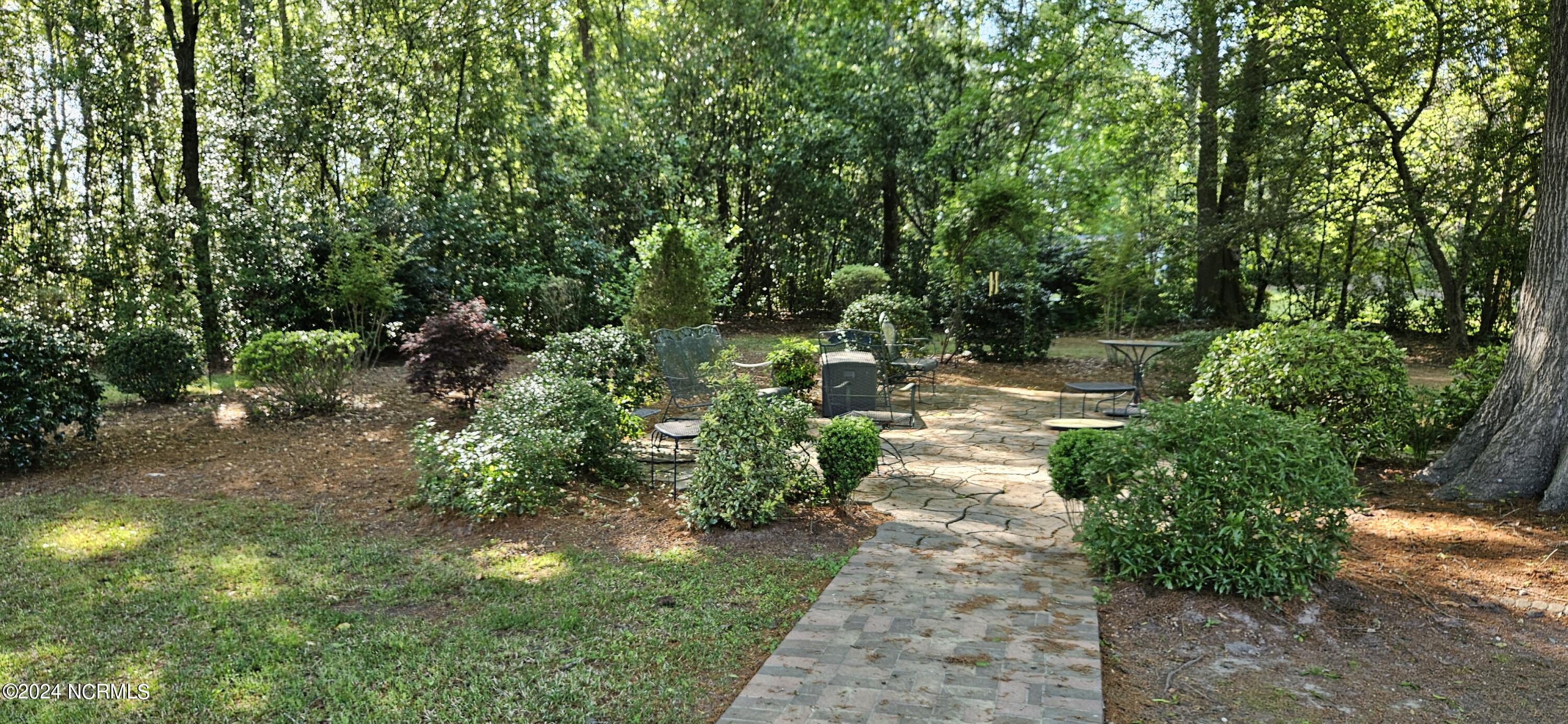 101 Forest Drive Property Photo 4