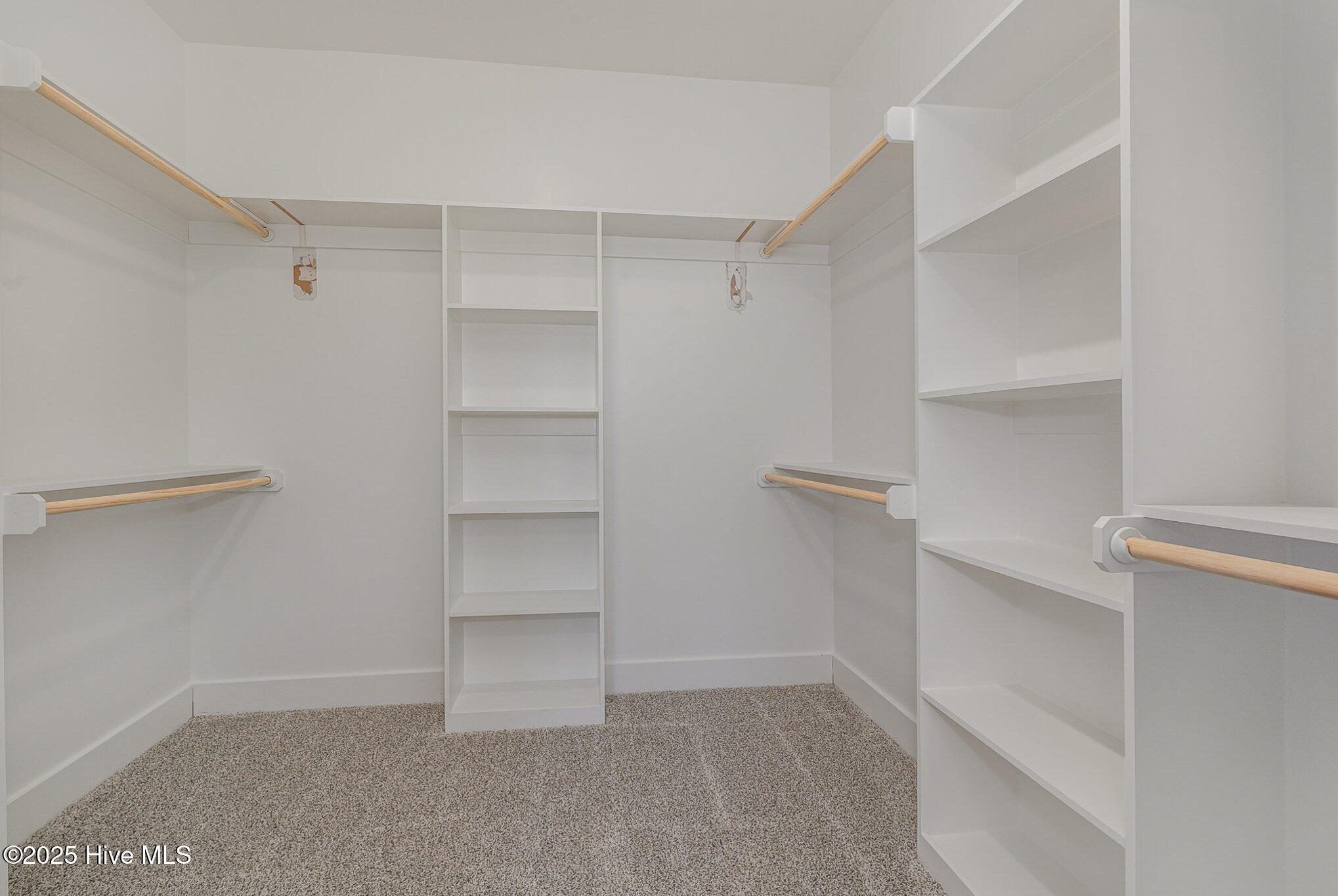 18 S Rowsham Place Property Photo 17