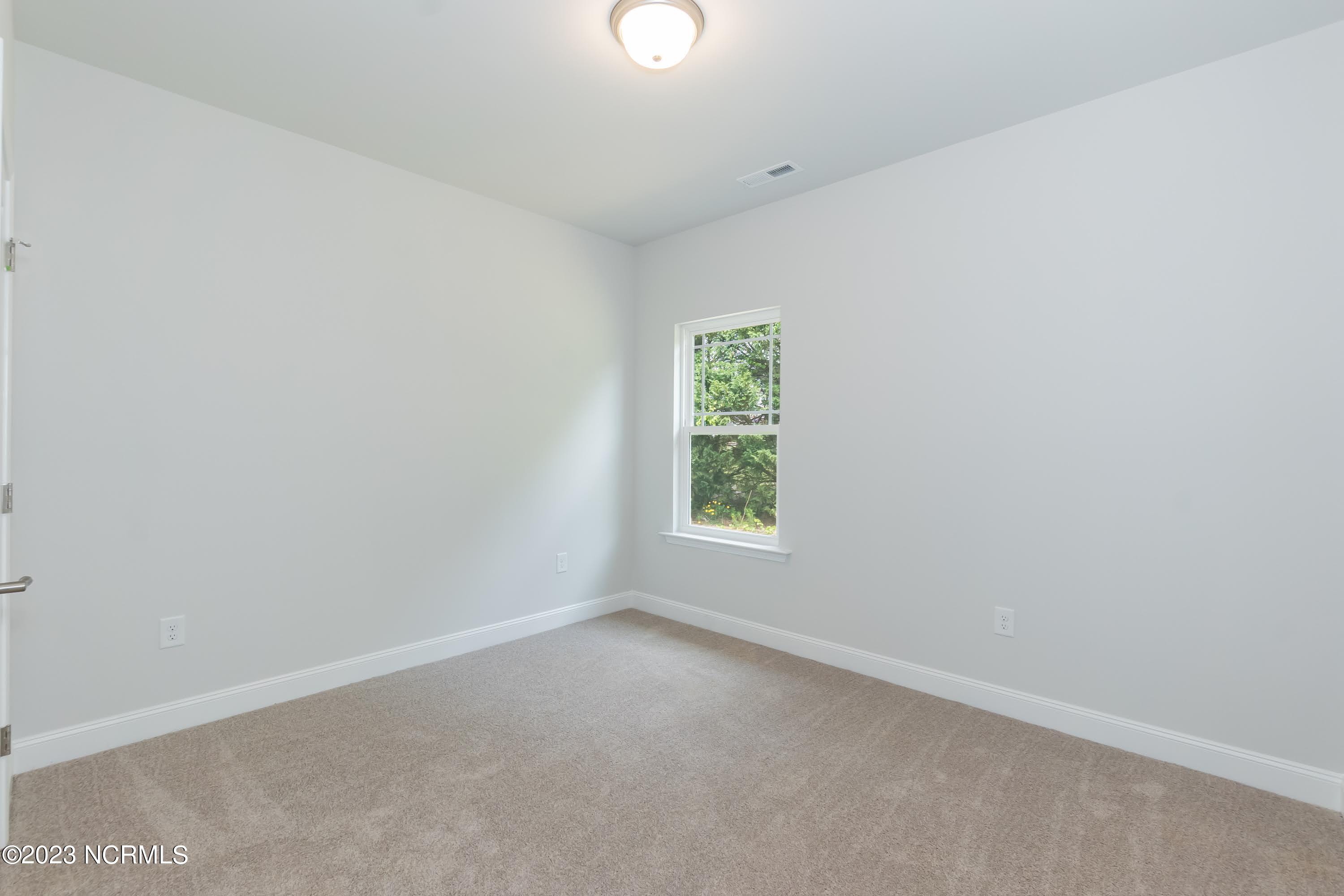 714 Greenwich Place Property Photo 5