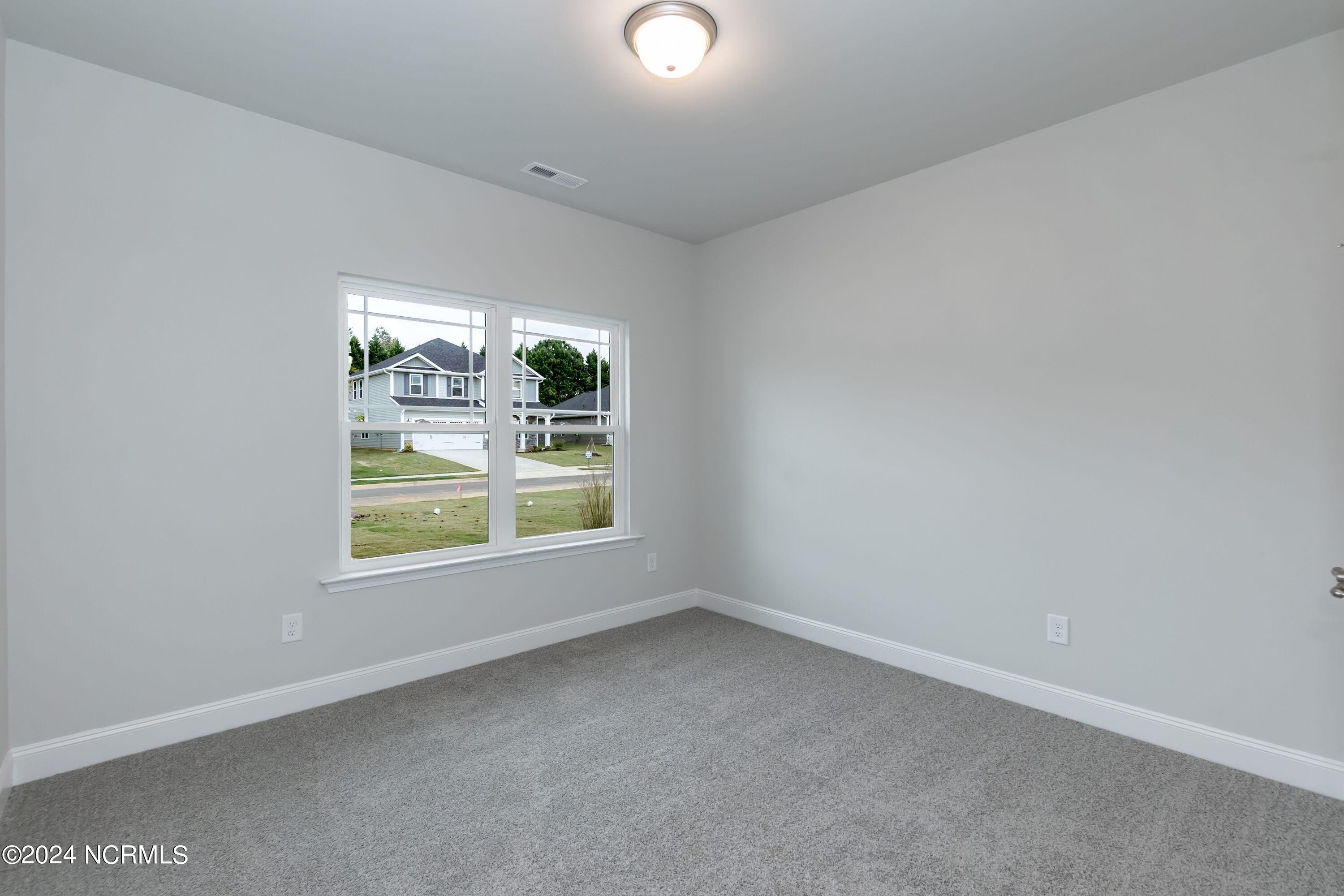 1002 Manhatten Court Property Photo 3