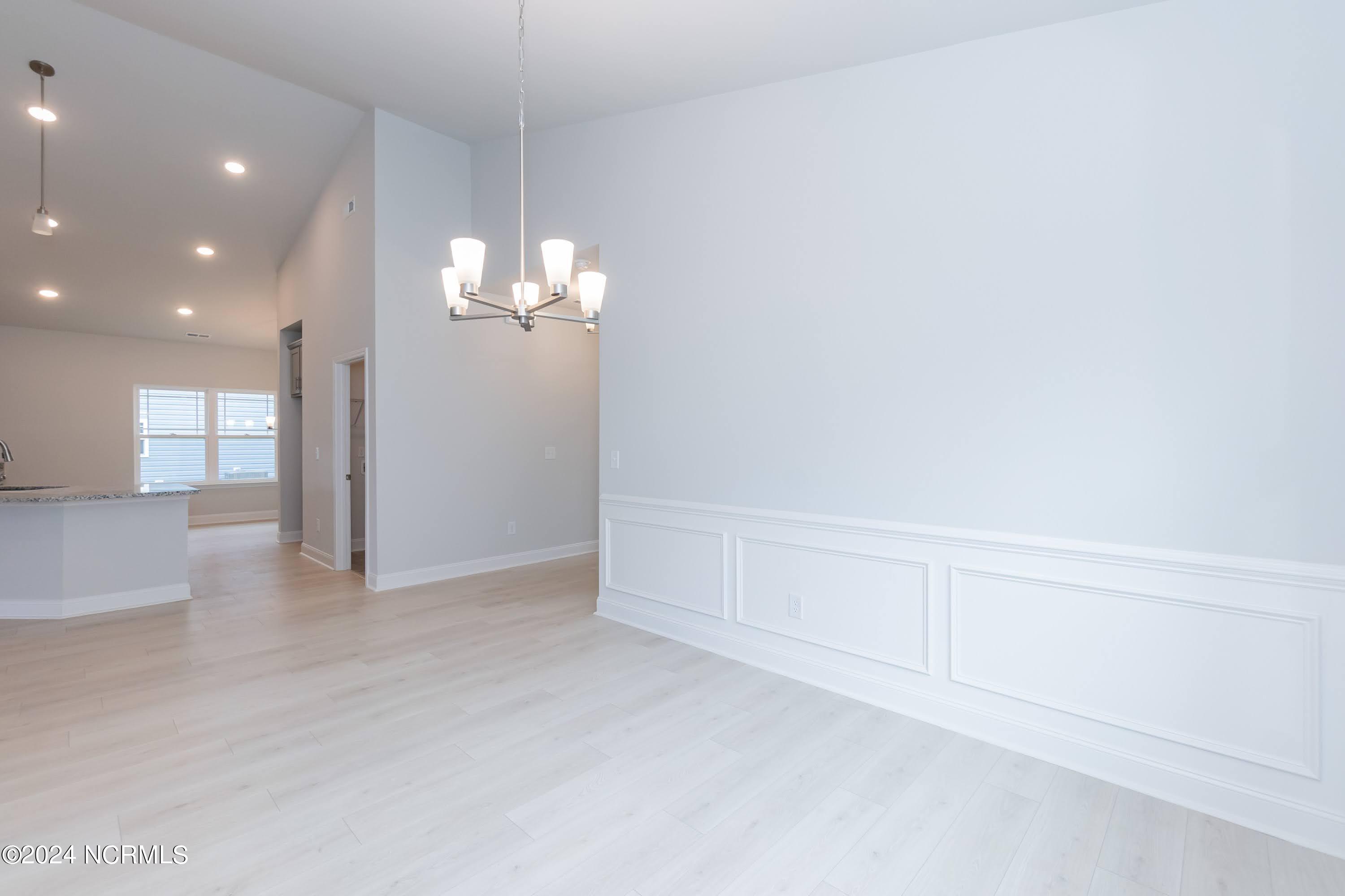 1002 Manhatten Court Property Photo 5