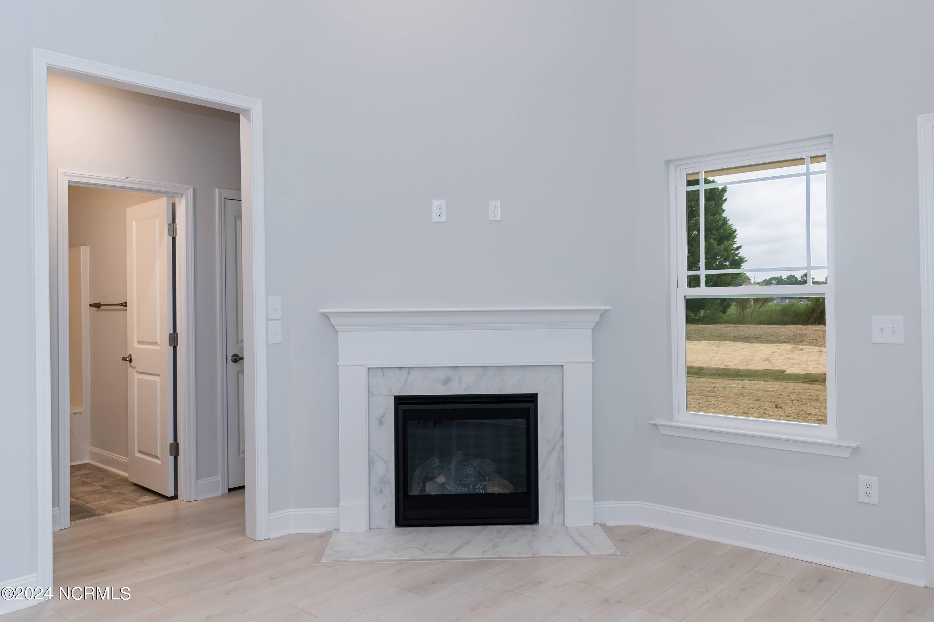 1002 Manhatten Court Property Photo 14