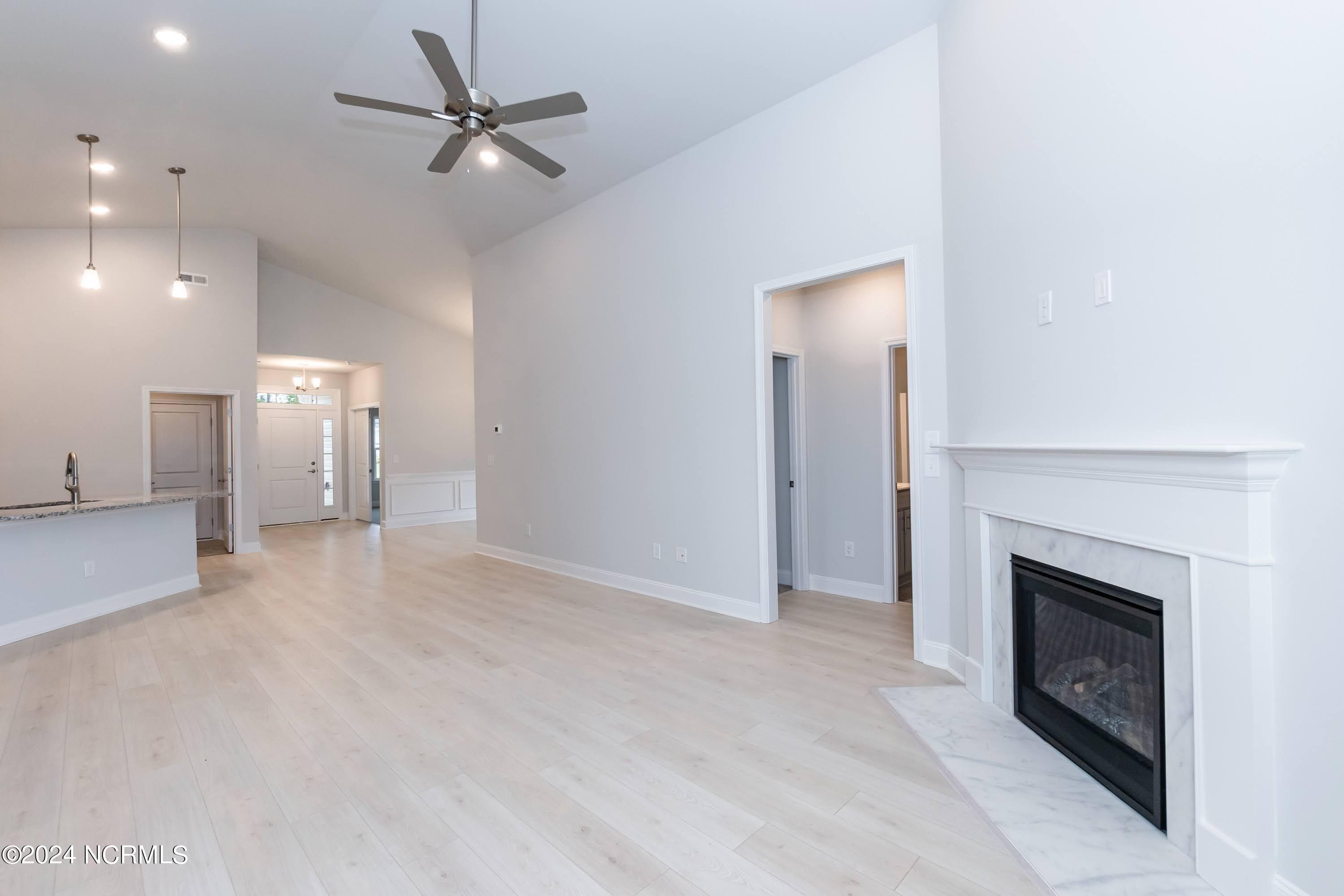 1002 Manhatten Court Property Photo 17