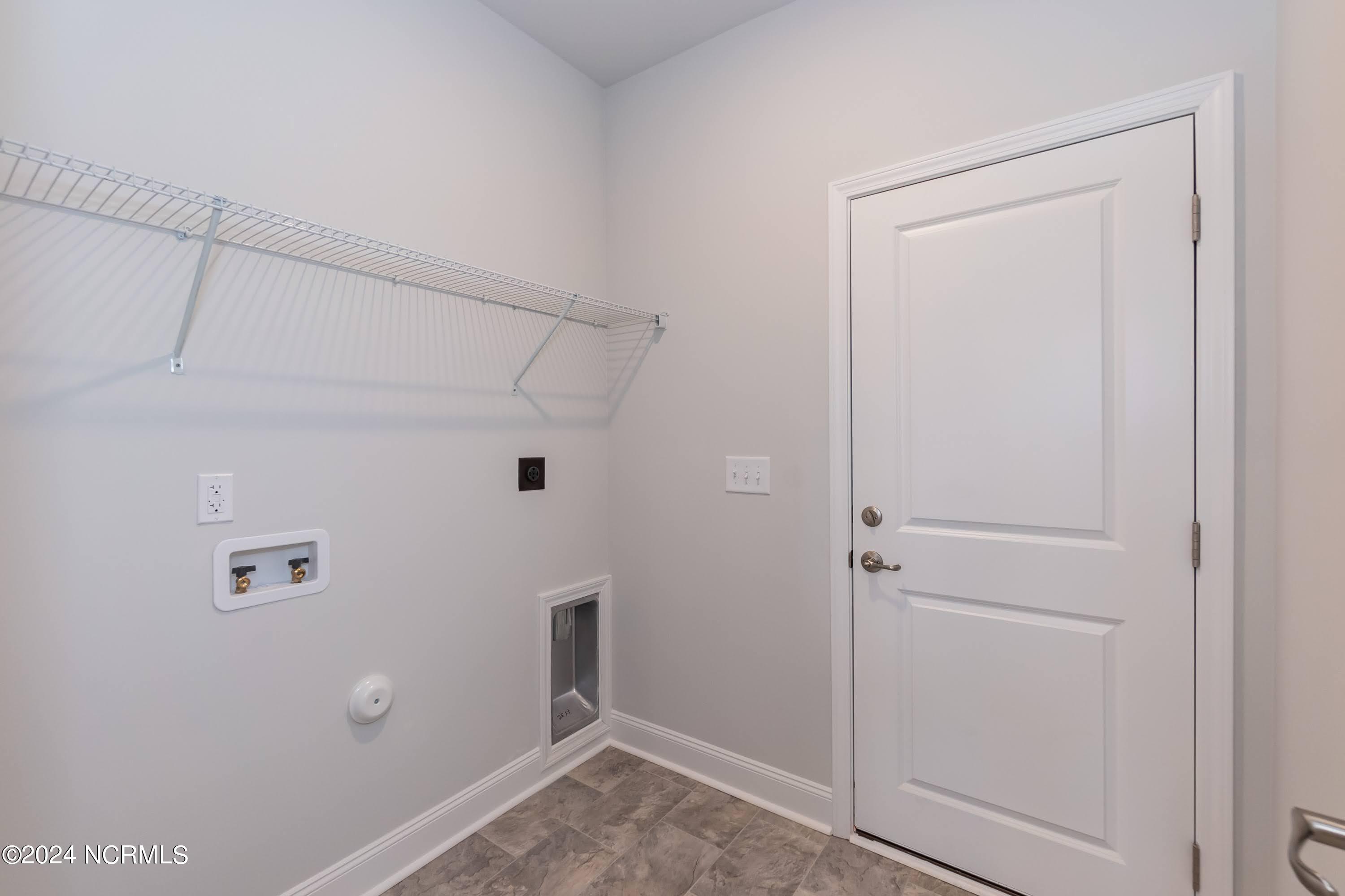 1002 Manhatten Court Property Photo 18