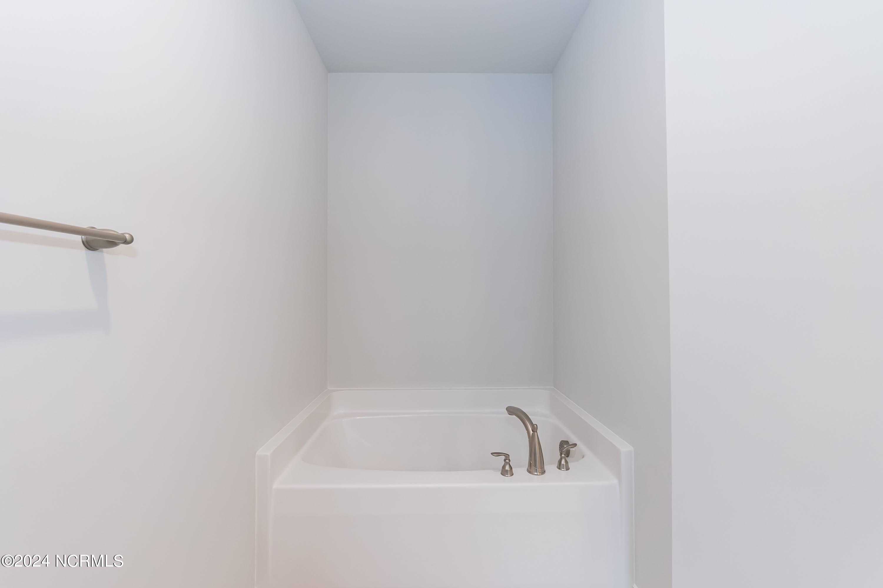 1002 Manhatten Court Property Photo 23