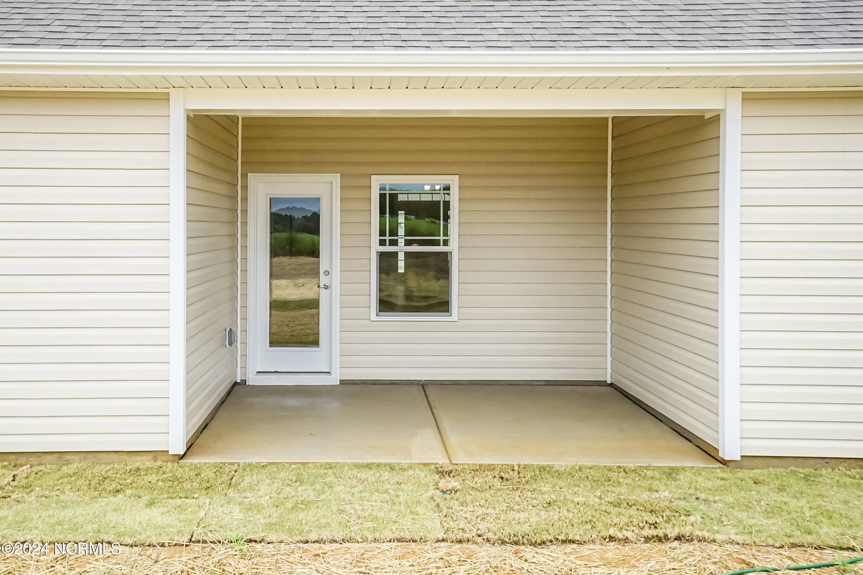 1002 Manhatten Court Property Photo 25