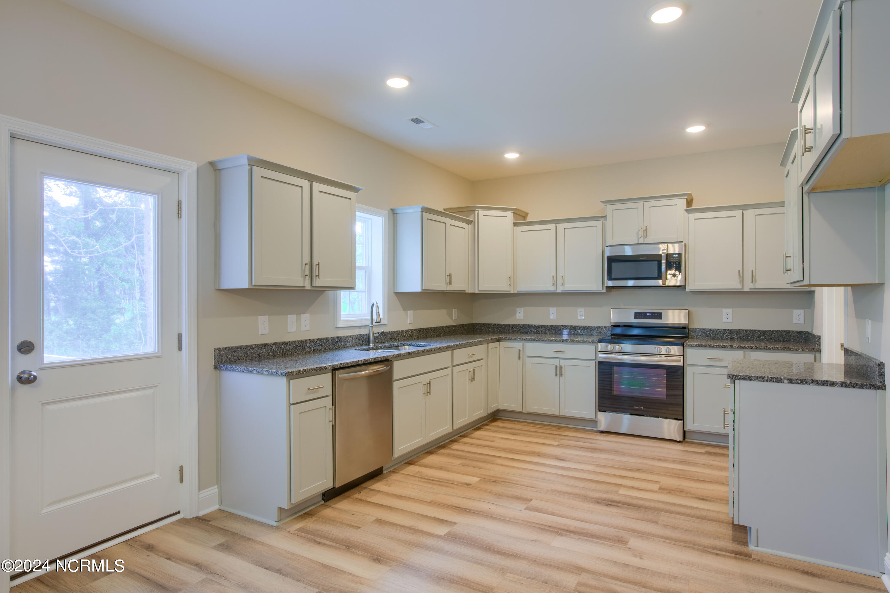 107 Creek Bluff Road Property Photo 7