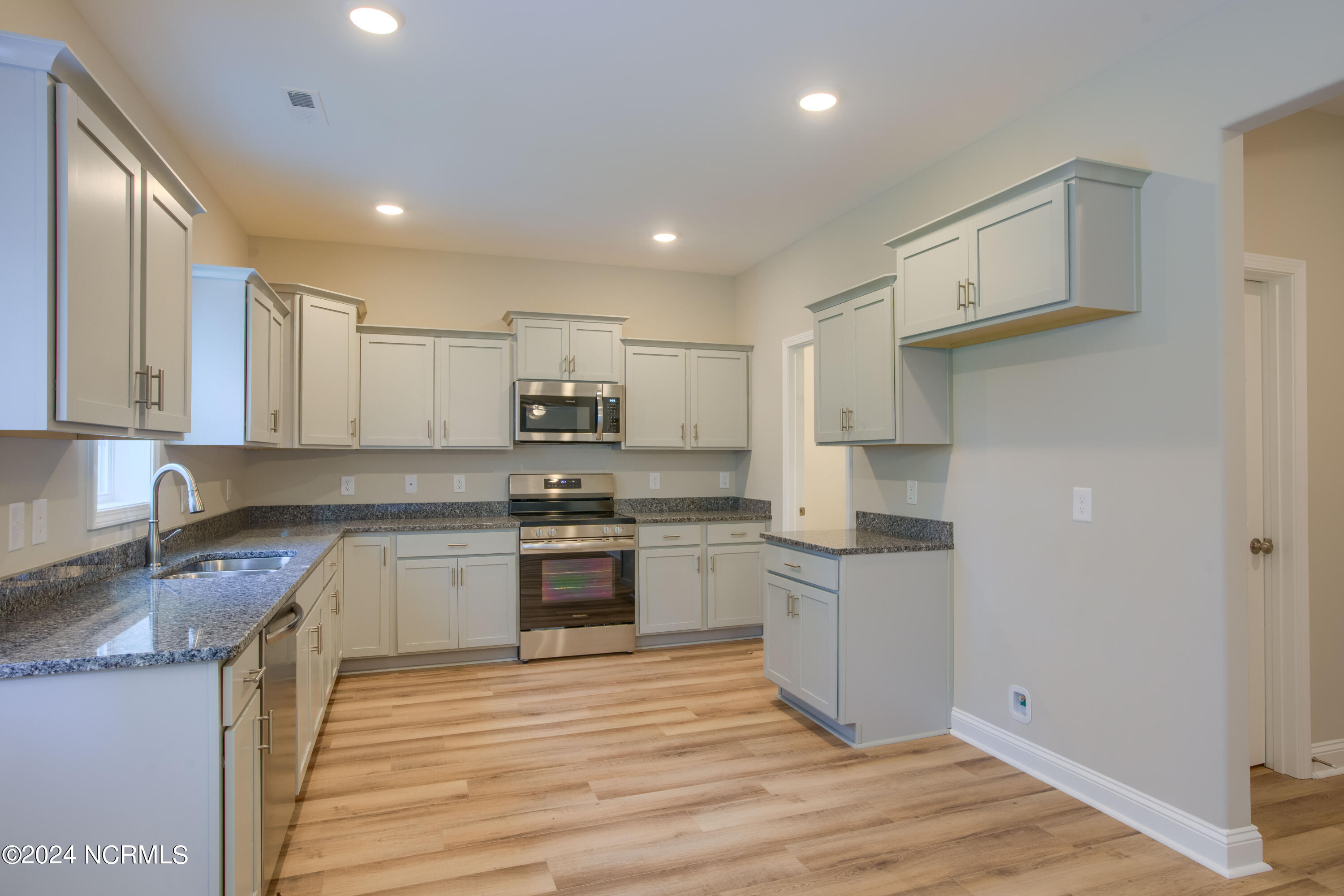 107 Creek Bluff Road Property Photo 8