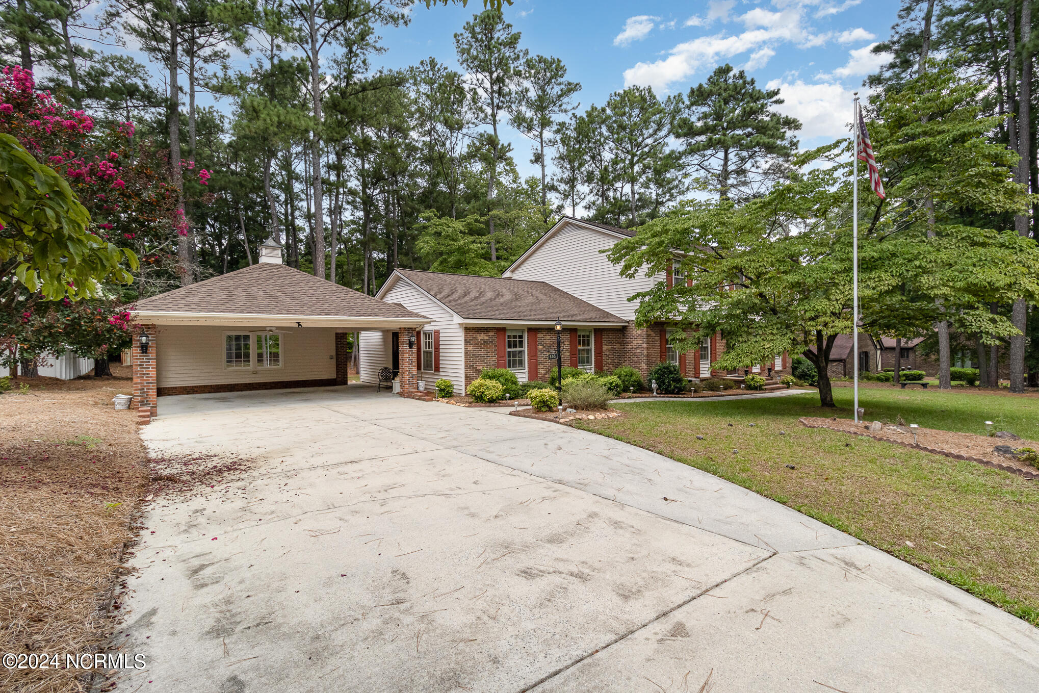 605 Brookwood Lane Property Photo 3