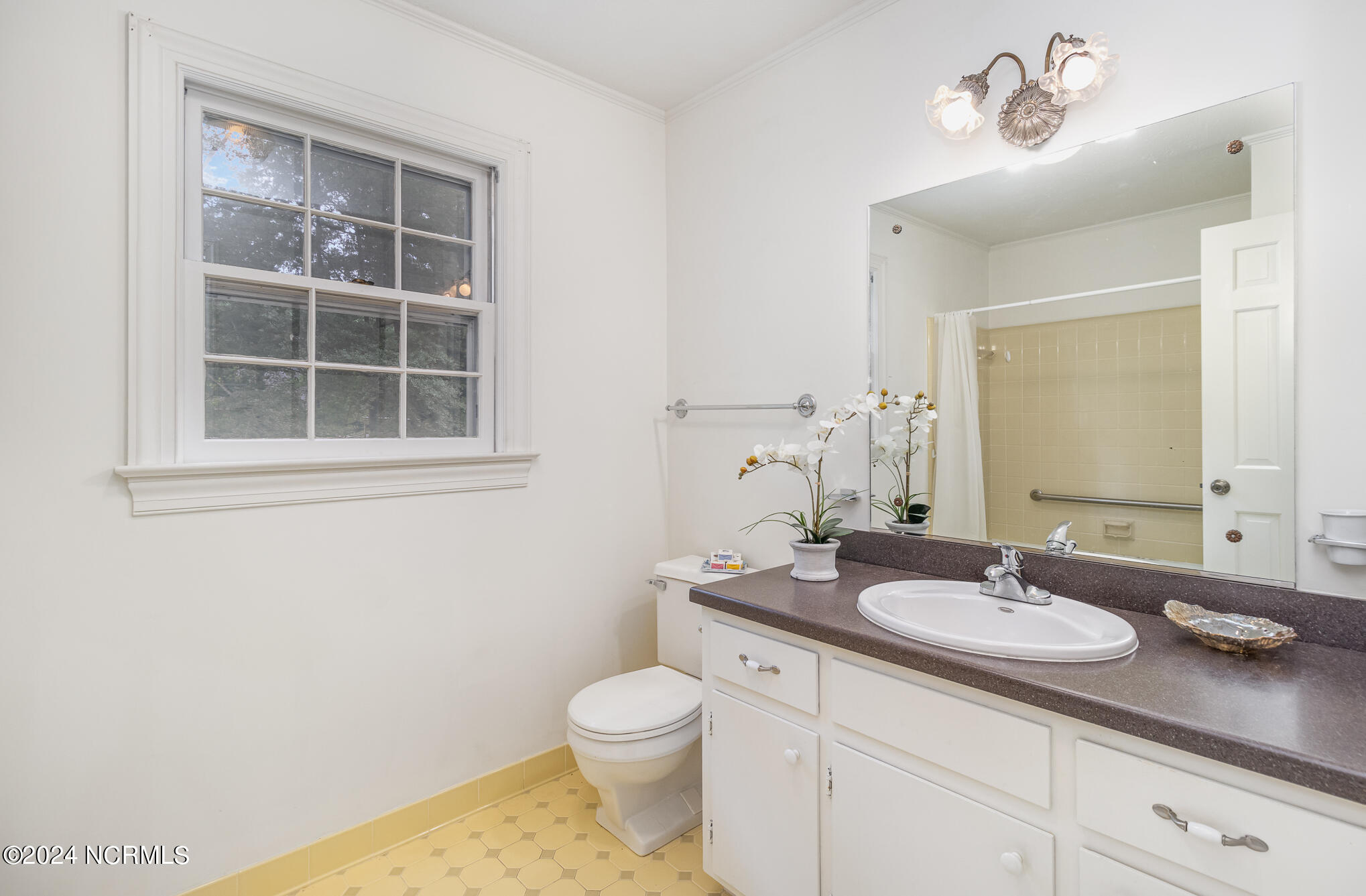 605 Brookwood Lane Property Photo 29
