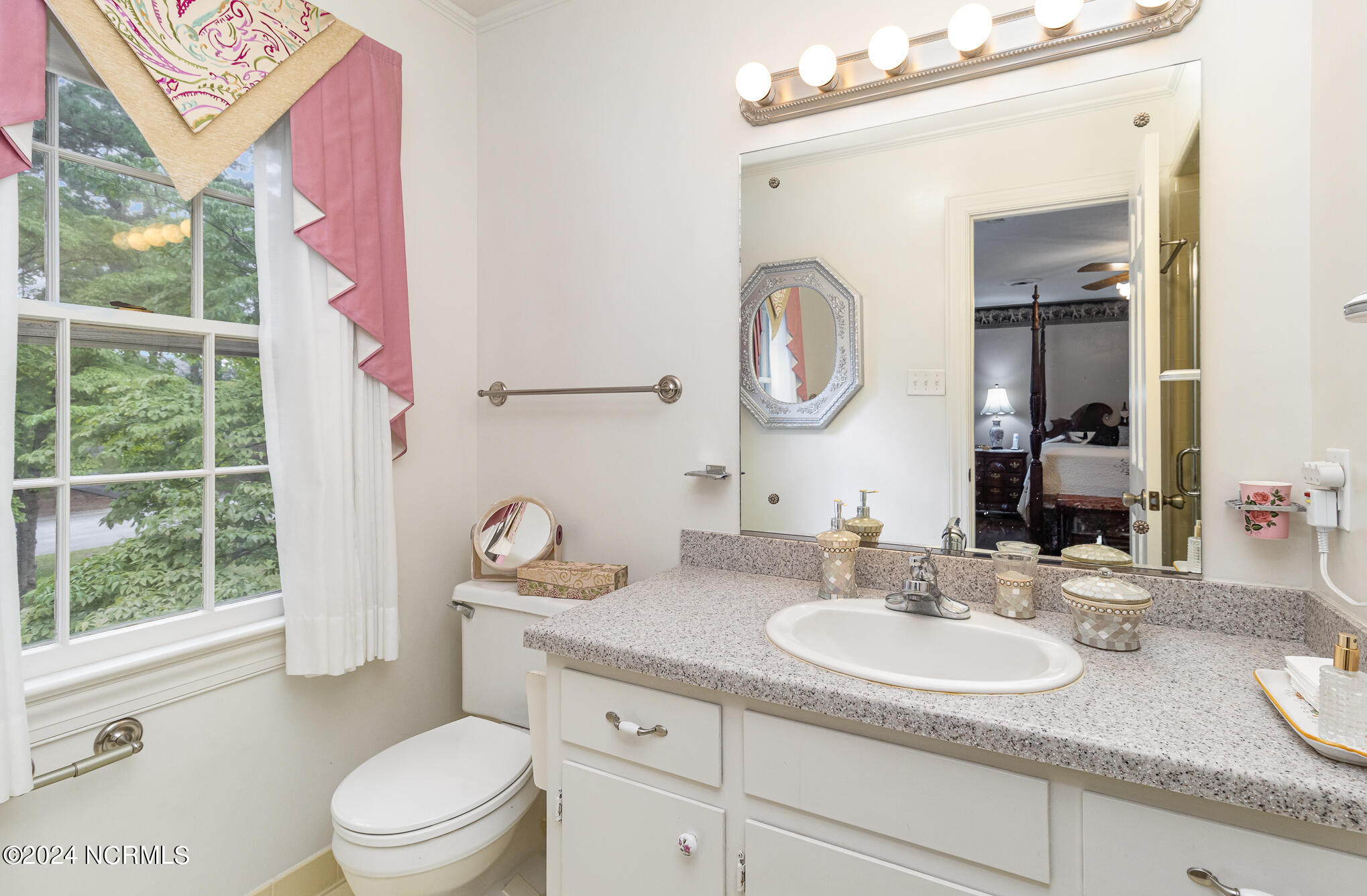 605 Brookwood Lane Property Photo 34