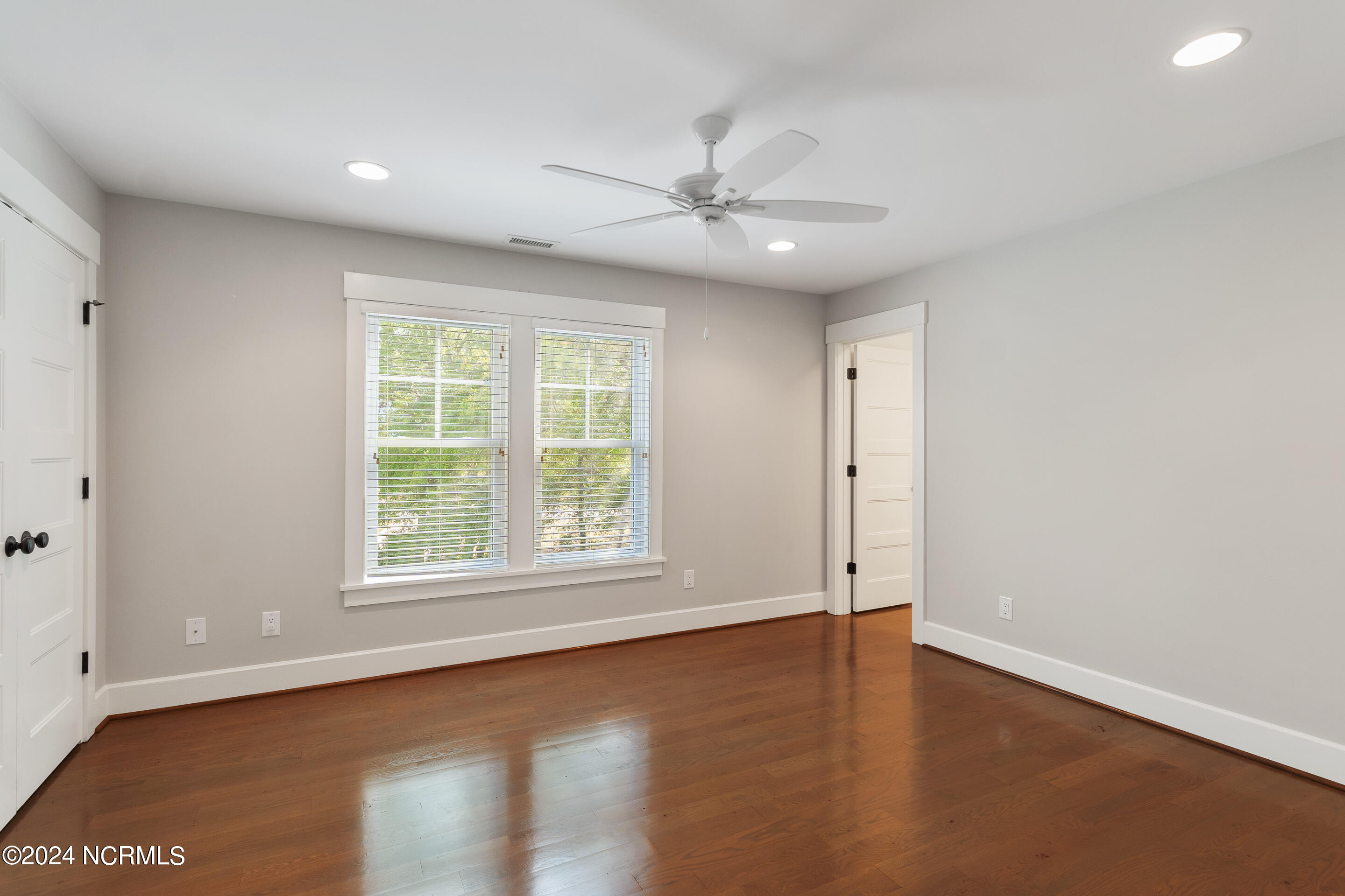 602 W Owens Street Property Photo 28