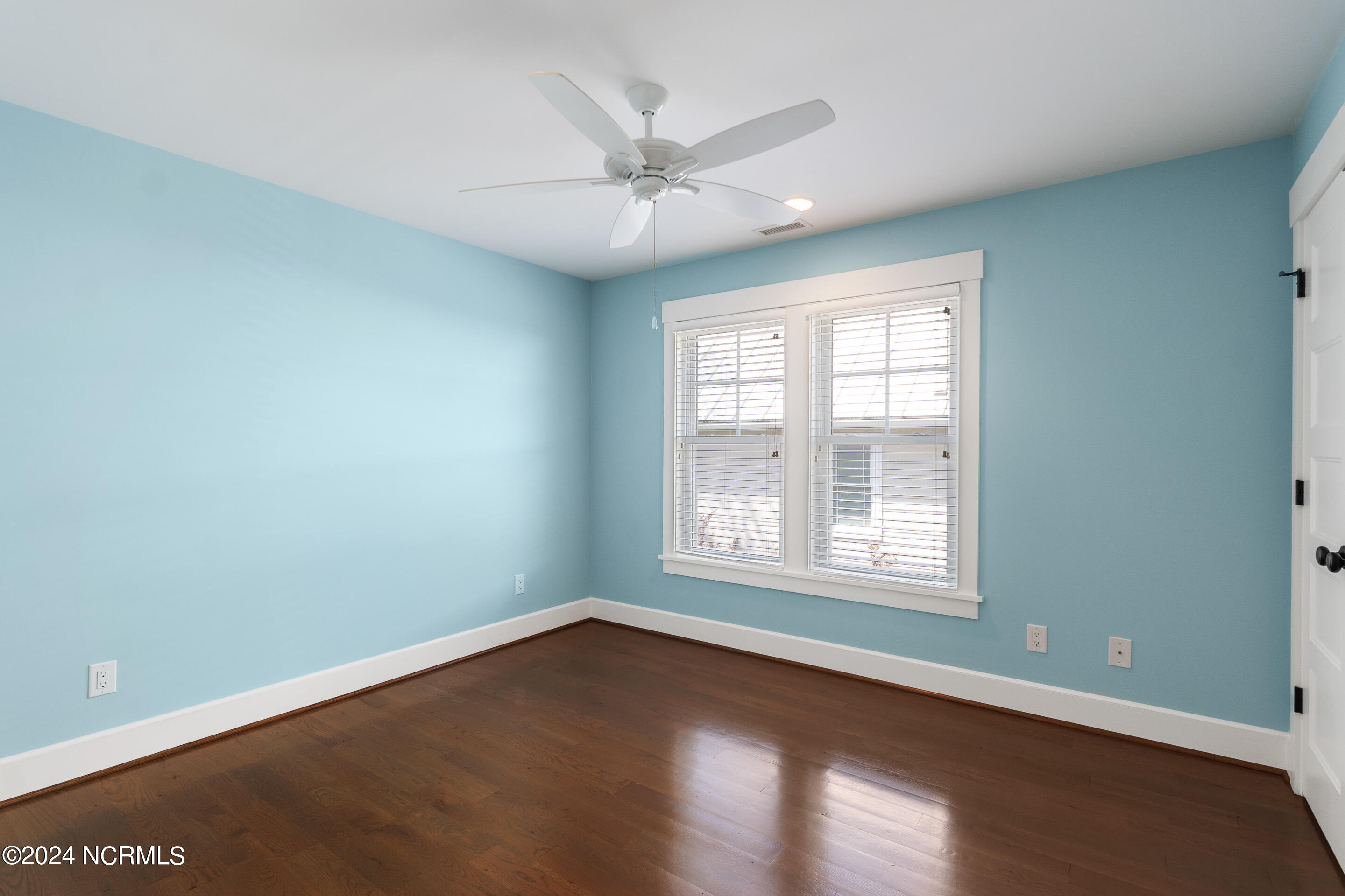 602 W Owens Street Property Photo 32