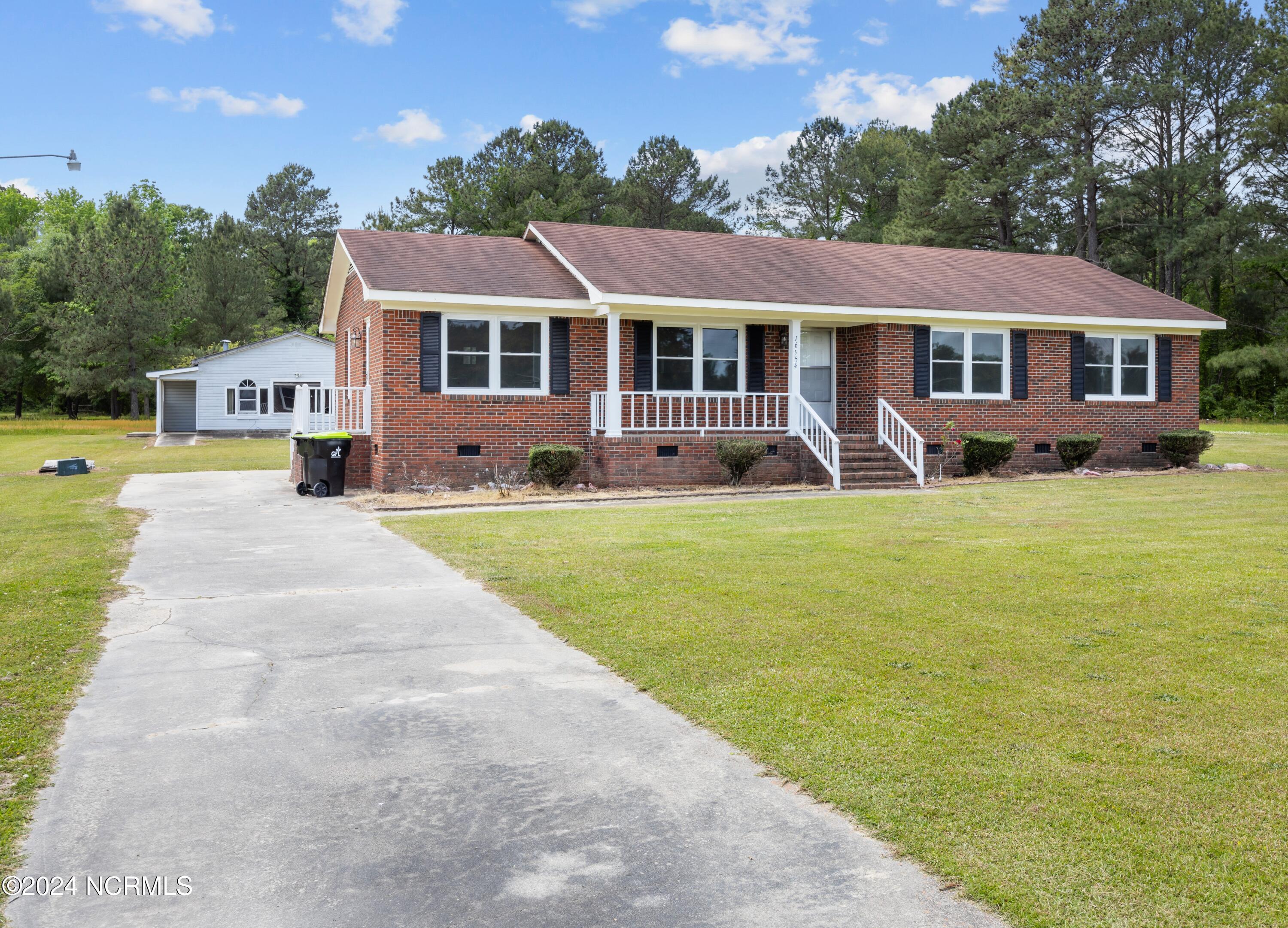 16554 Nc 125 Property Photo 2