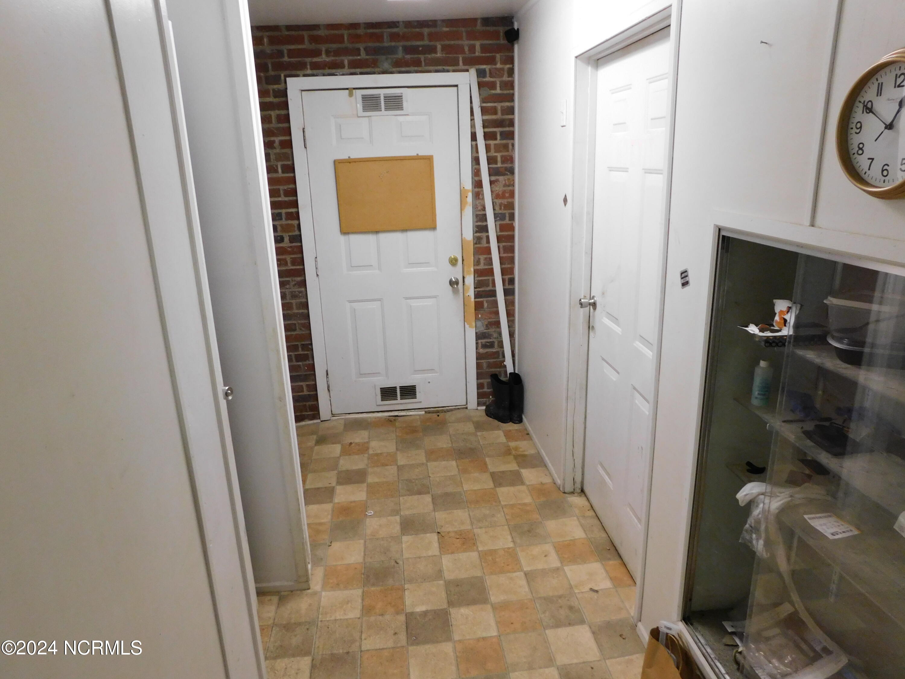 329 S Main Street Property Photo 5