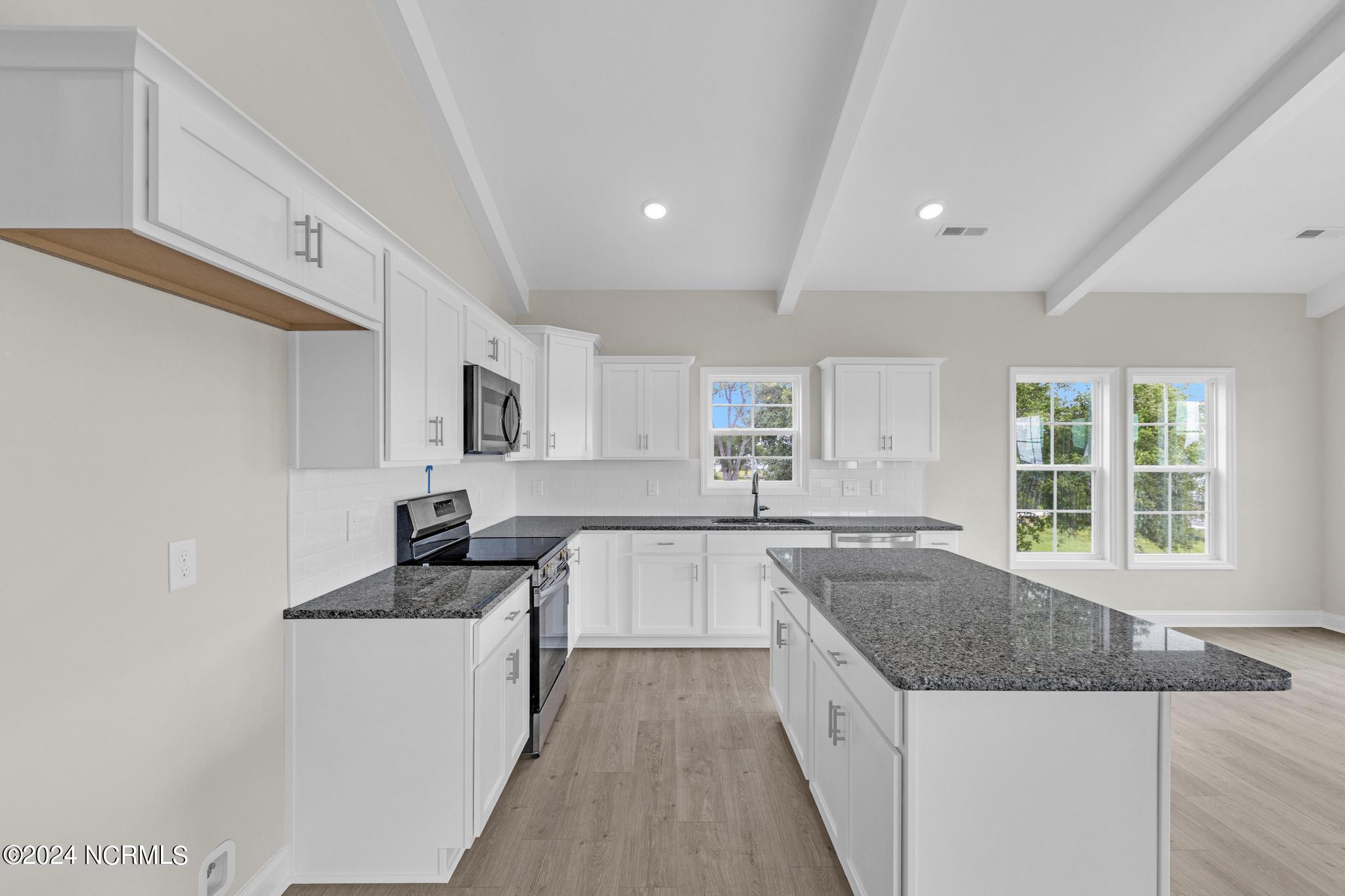 104 Flippers Cove Drive 9 Property Photo 12
