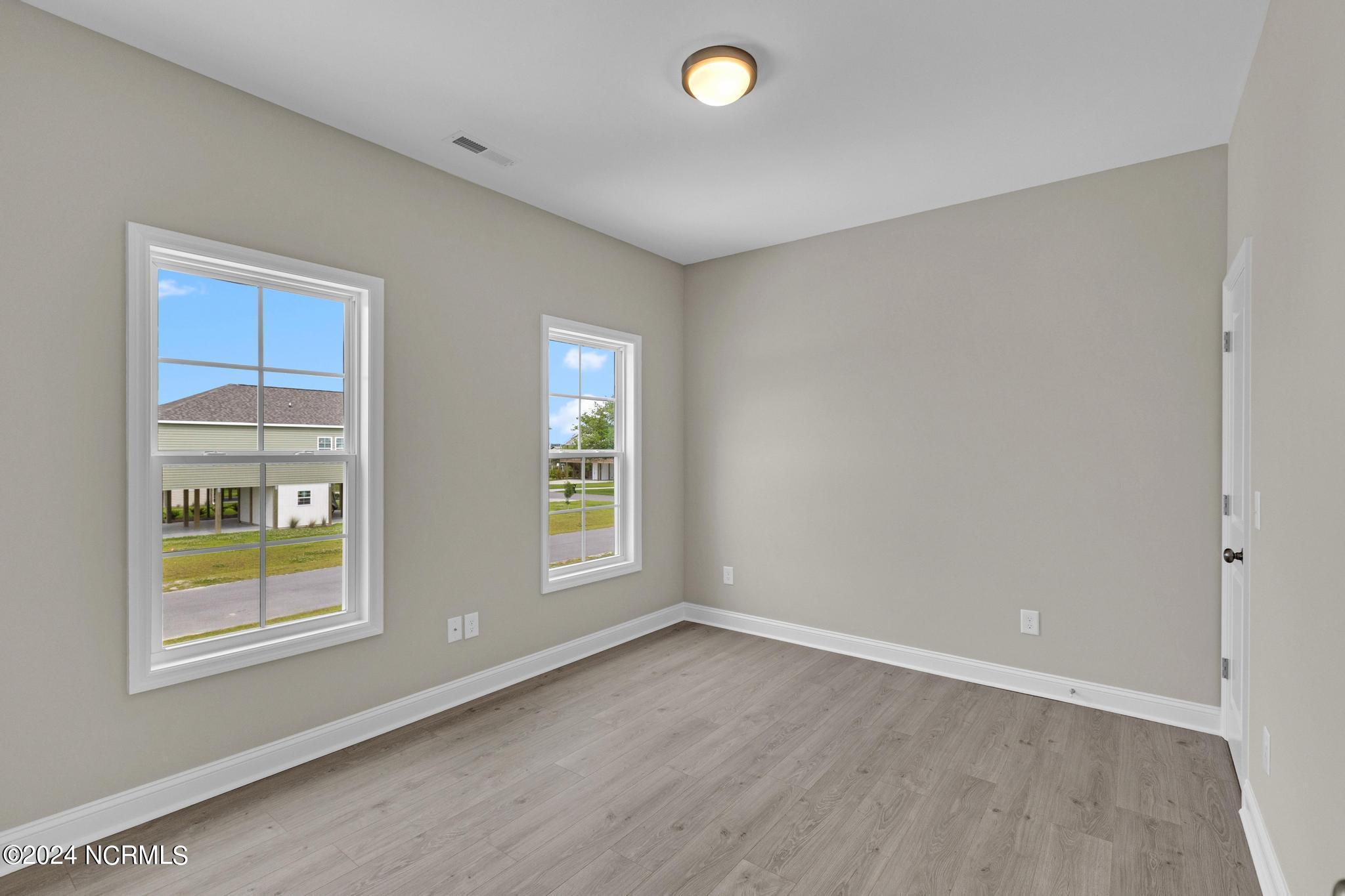 104 Flippers Cove Drive 9 Property Photo 17