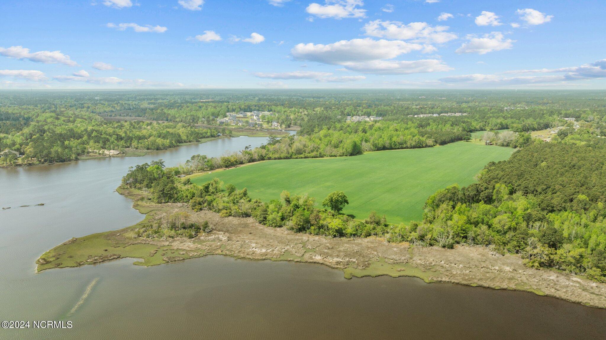 517 Queens Creek Road Property Photo 2