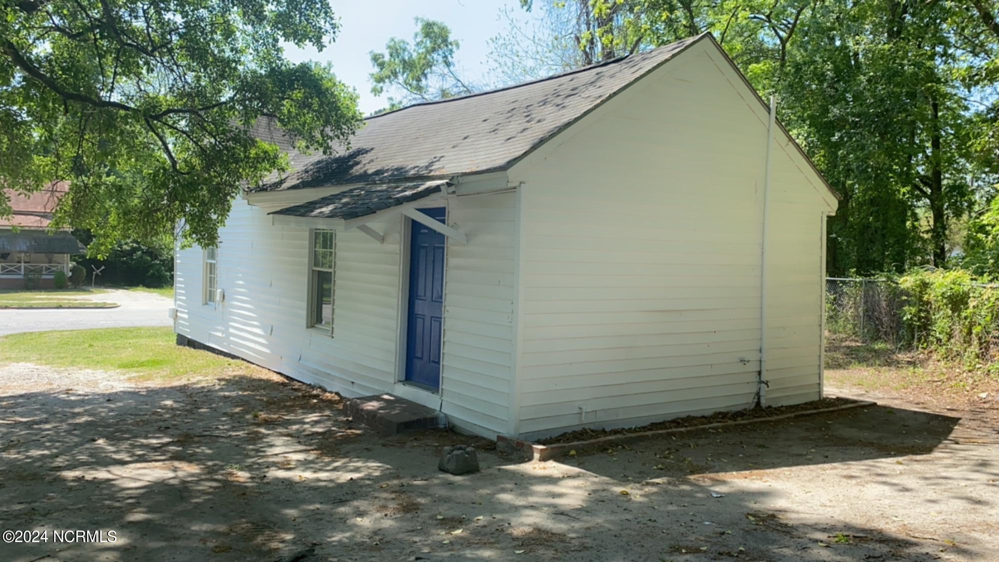 240 E Raleigh Boulevard Property Photo 3