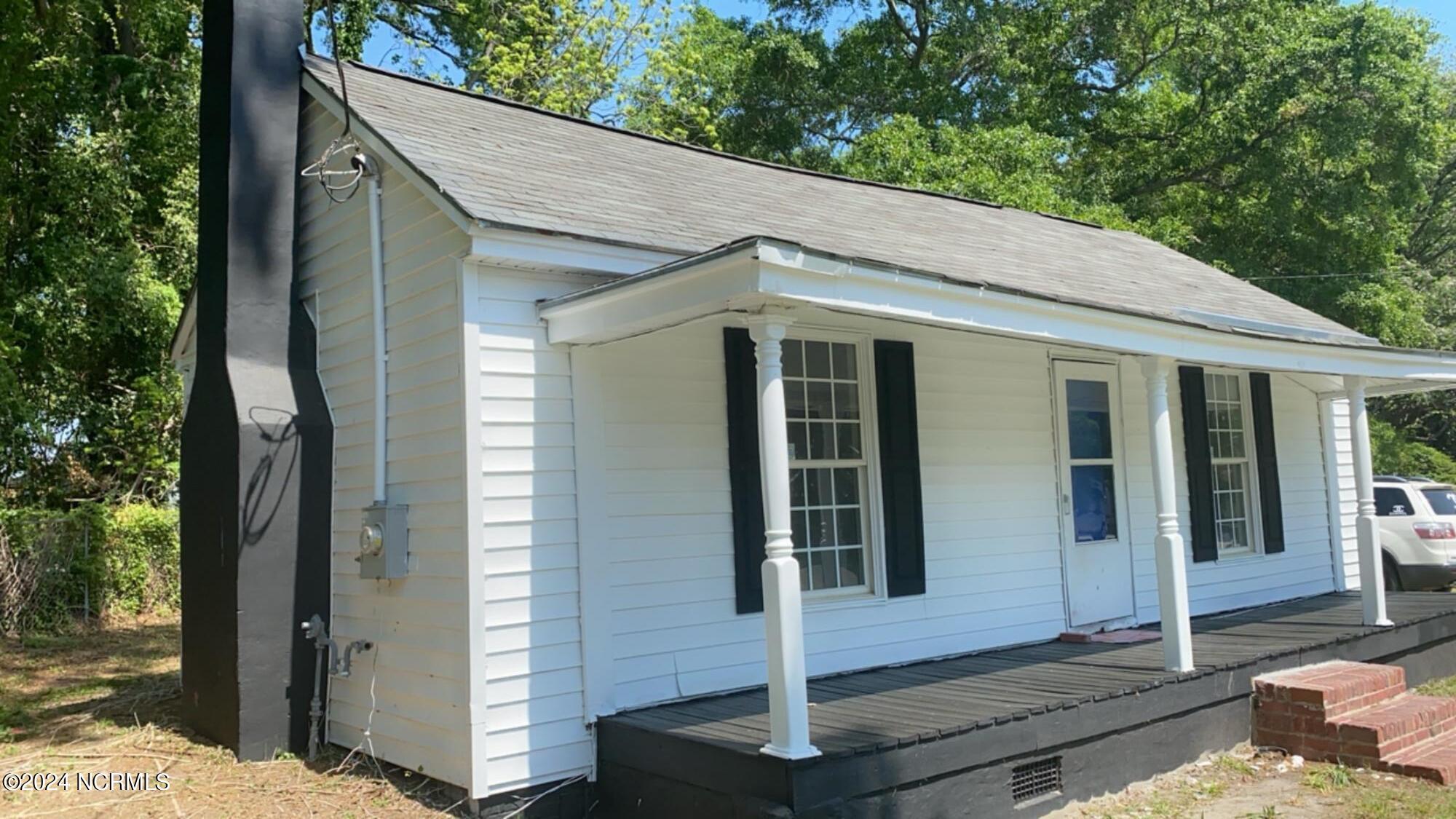 240 E Raleigh Boulevard Property Photo 11