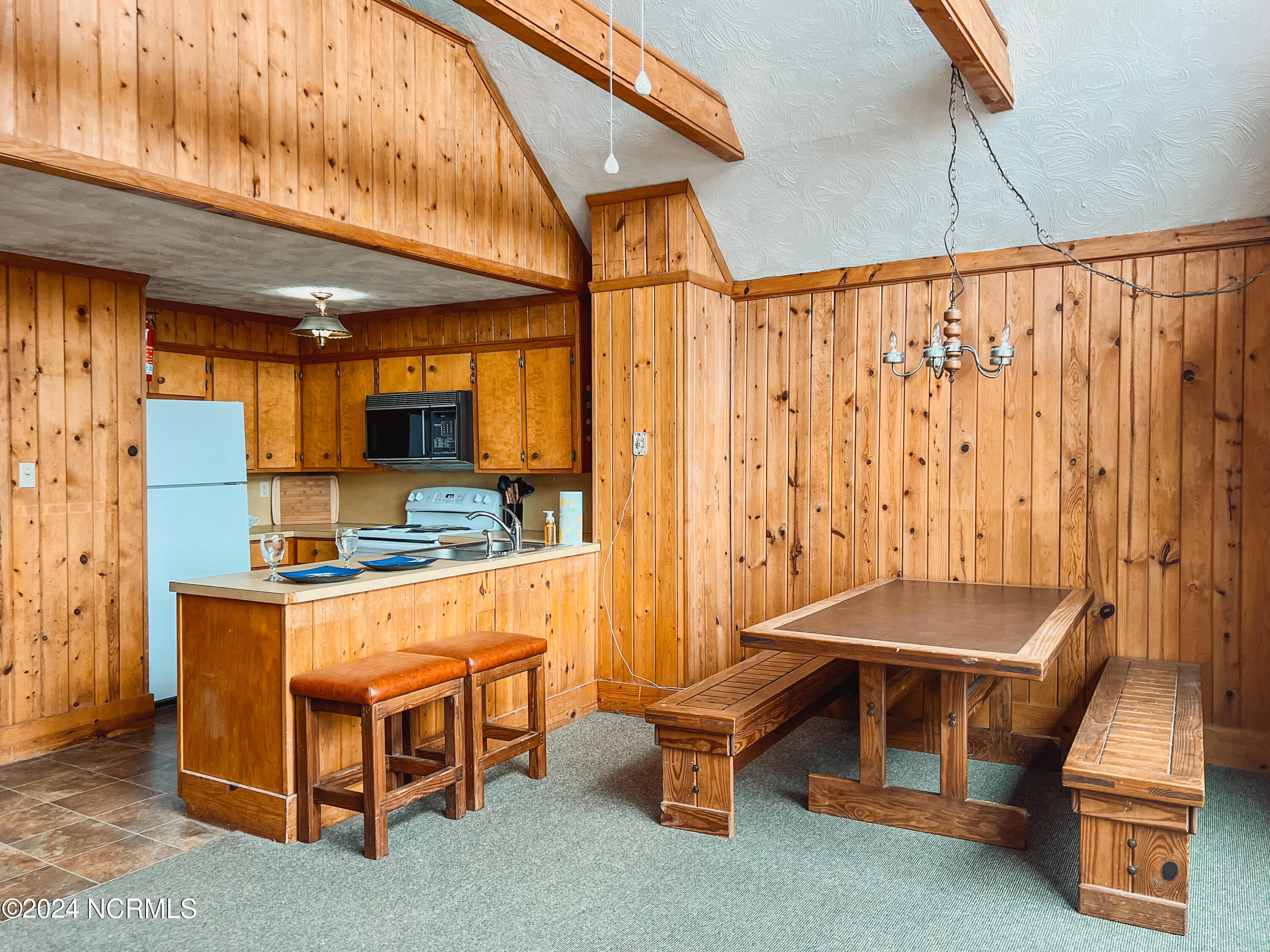 102 Skiview Lane Property Photo 8