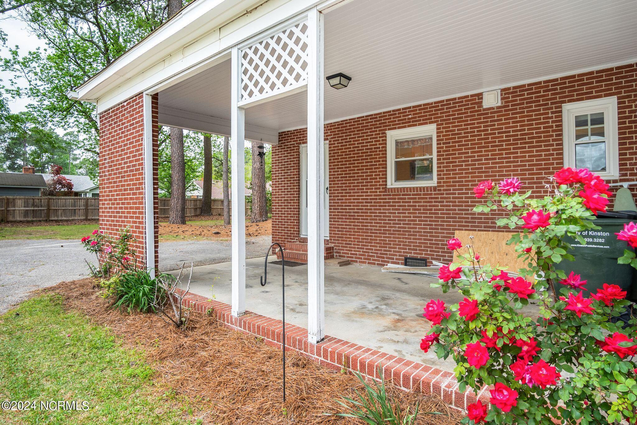1404 Carey Road Property Photo 8