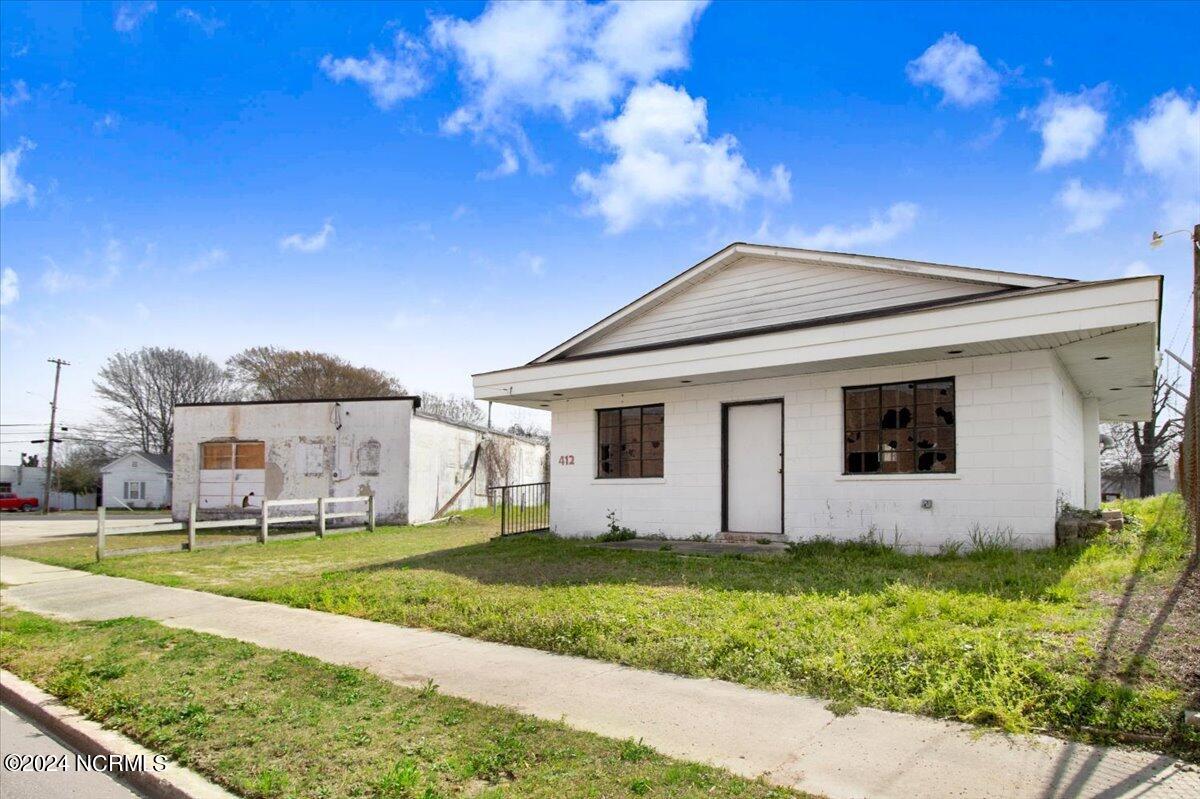 312 Herring Avenue E Property Photo 6