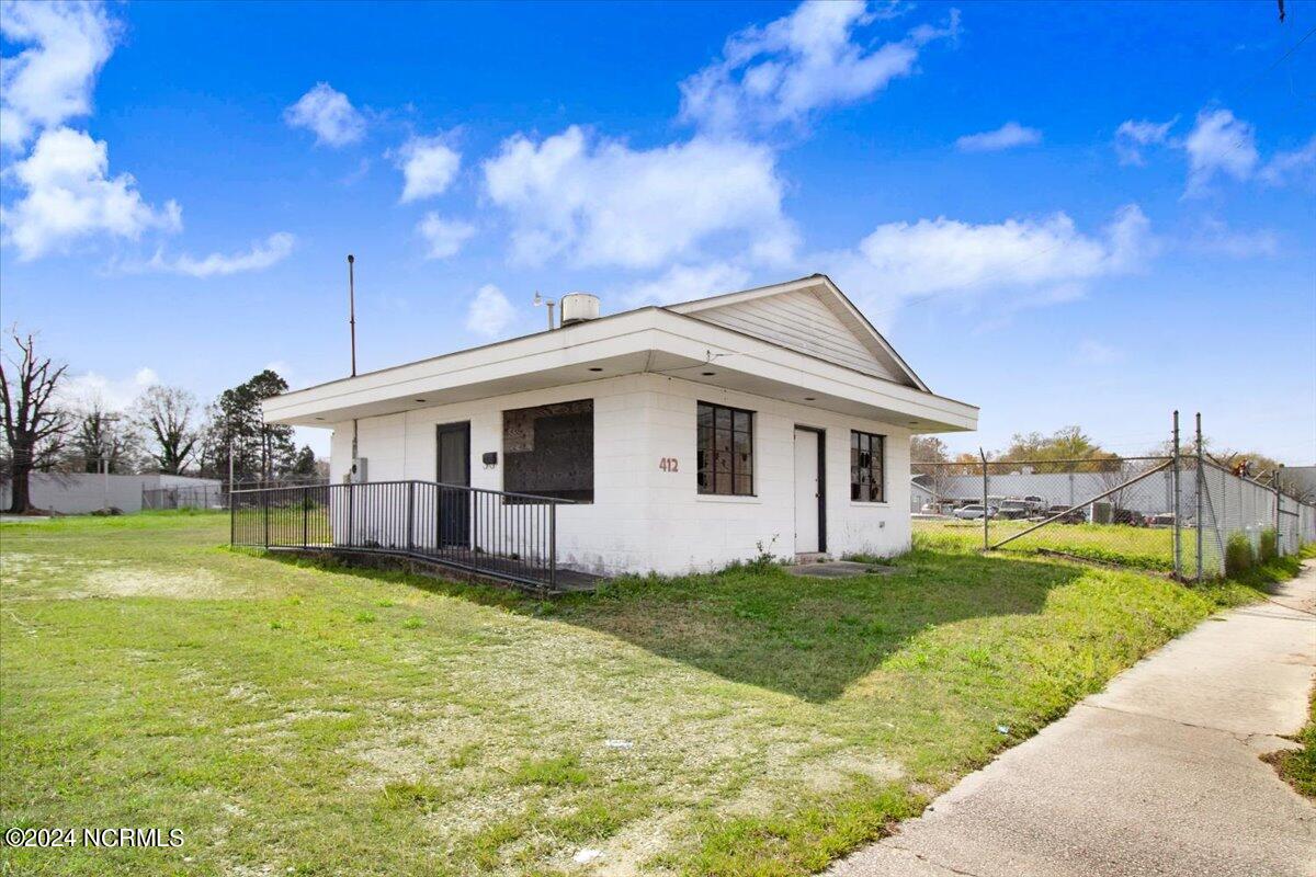 312 Herring Avenue E Property Photo 7