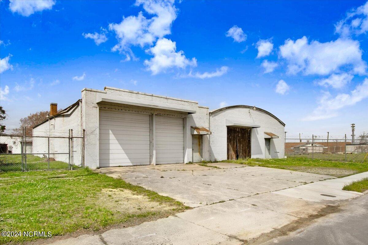 312 Herring Avenue E Property Photo 11