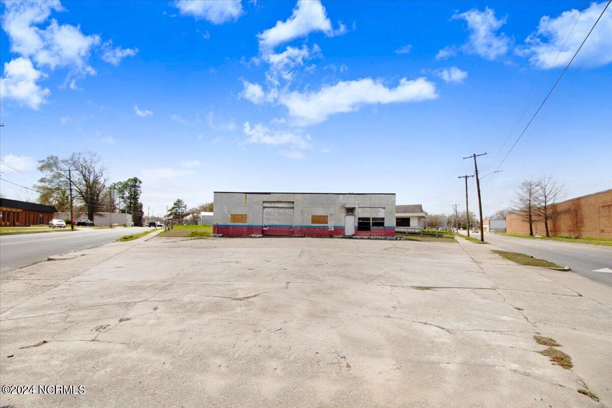 312 Herring Avenue E Property Photo 14