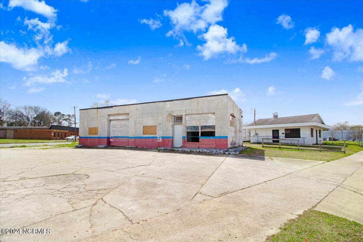 312 Herring Avenue E Property Photo 15