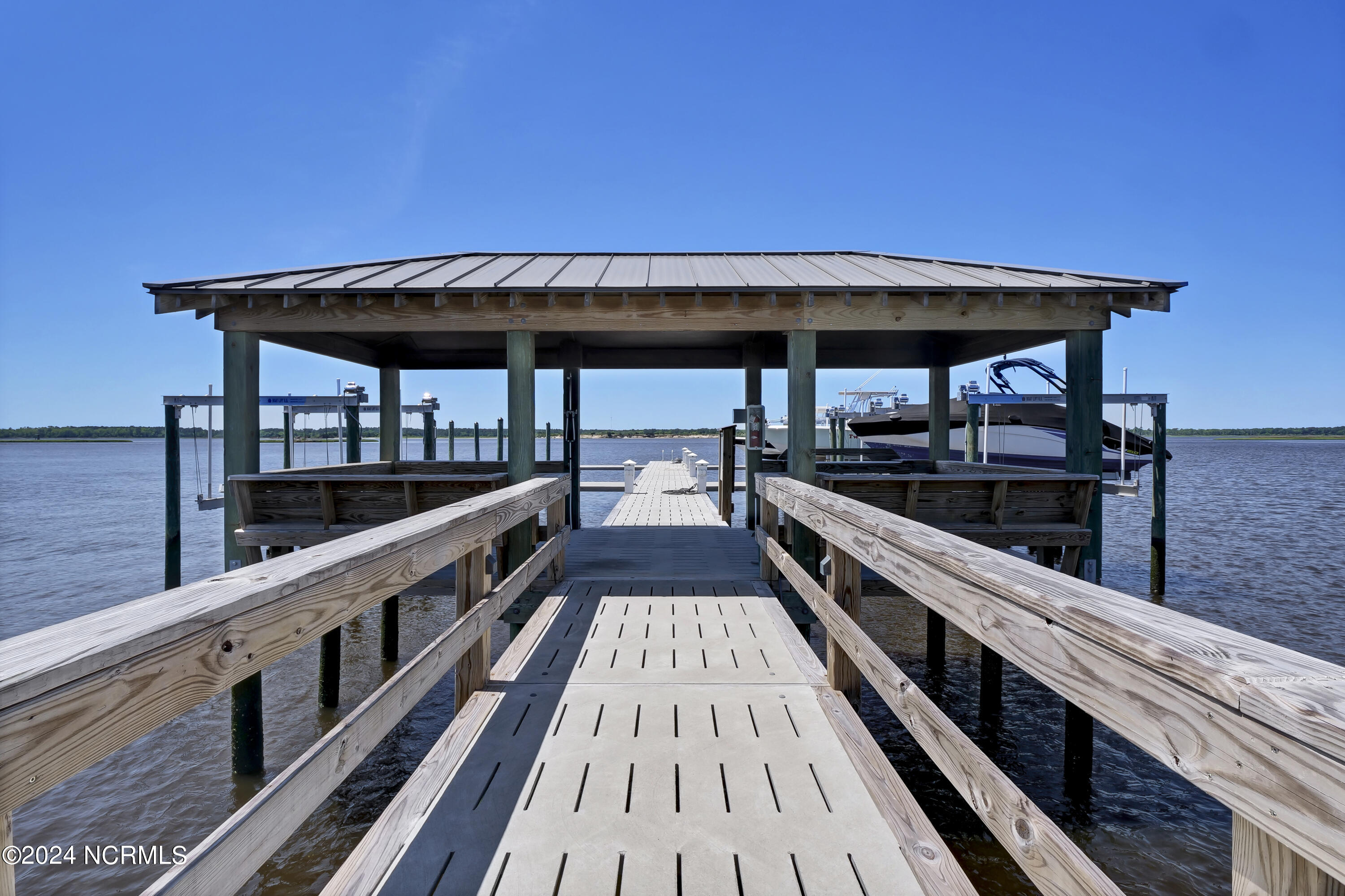 109 2 Island Bridge Way Property Photo 22