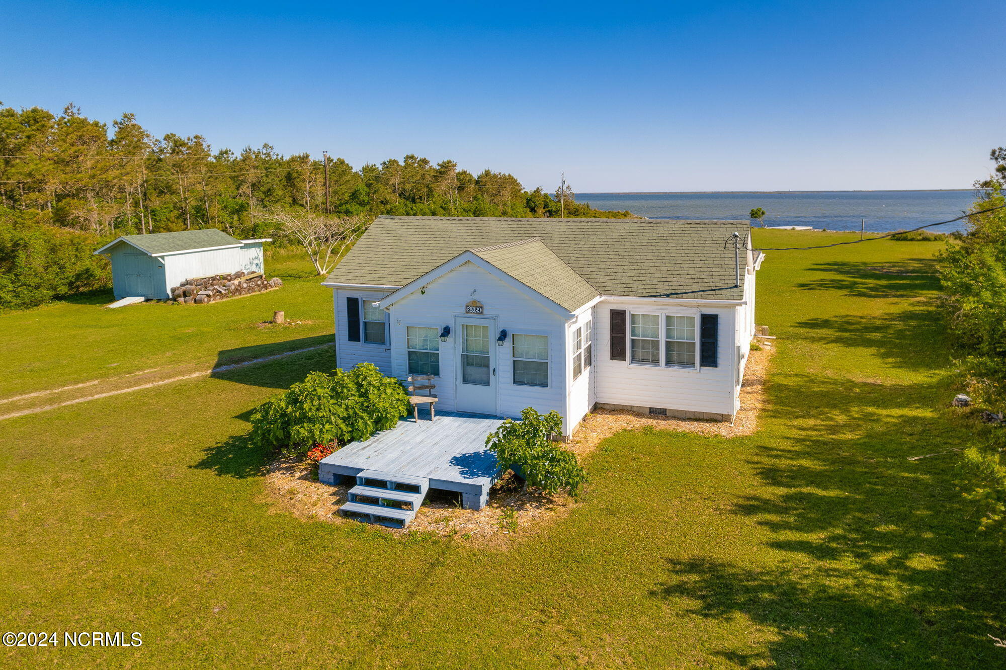2524 Cedar Island Road Property Photo