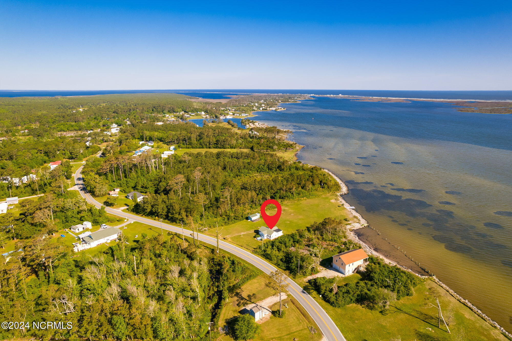 2524 Cedar Island Road Property Photo 4