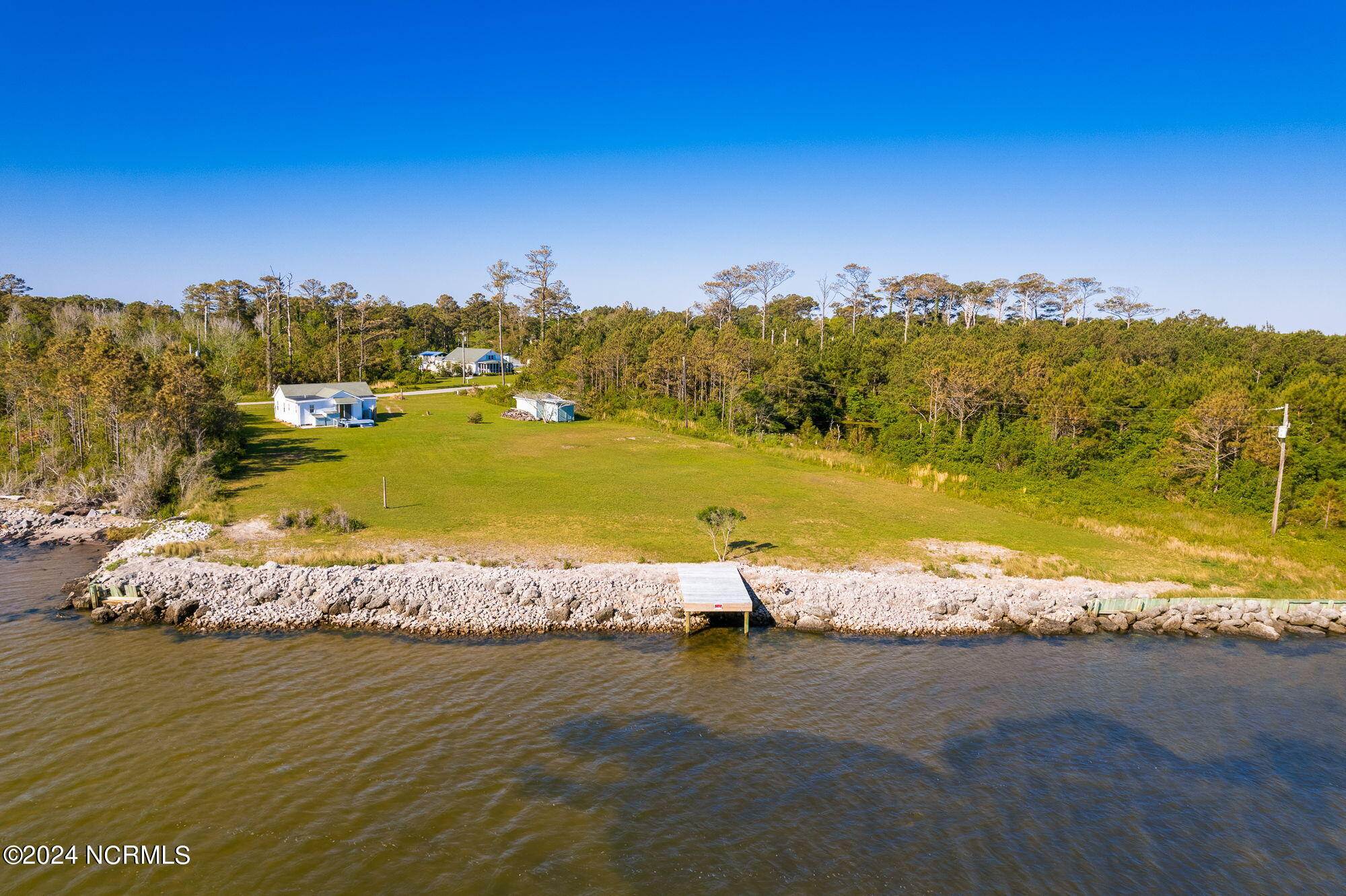 2524 Cedar Island Road Property Photo 10