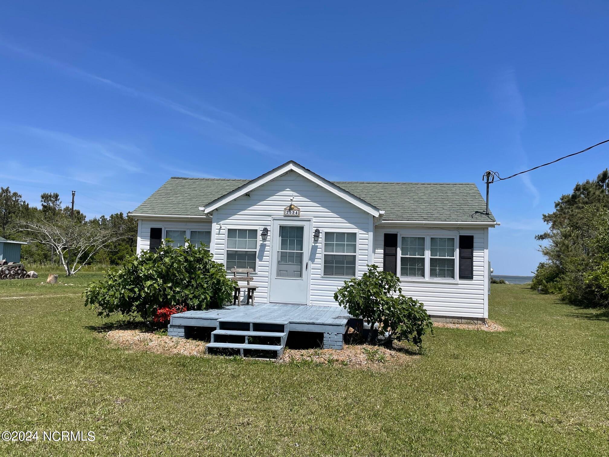 2524 Cedar Island Road Property Photo 12
