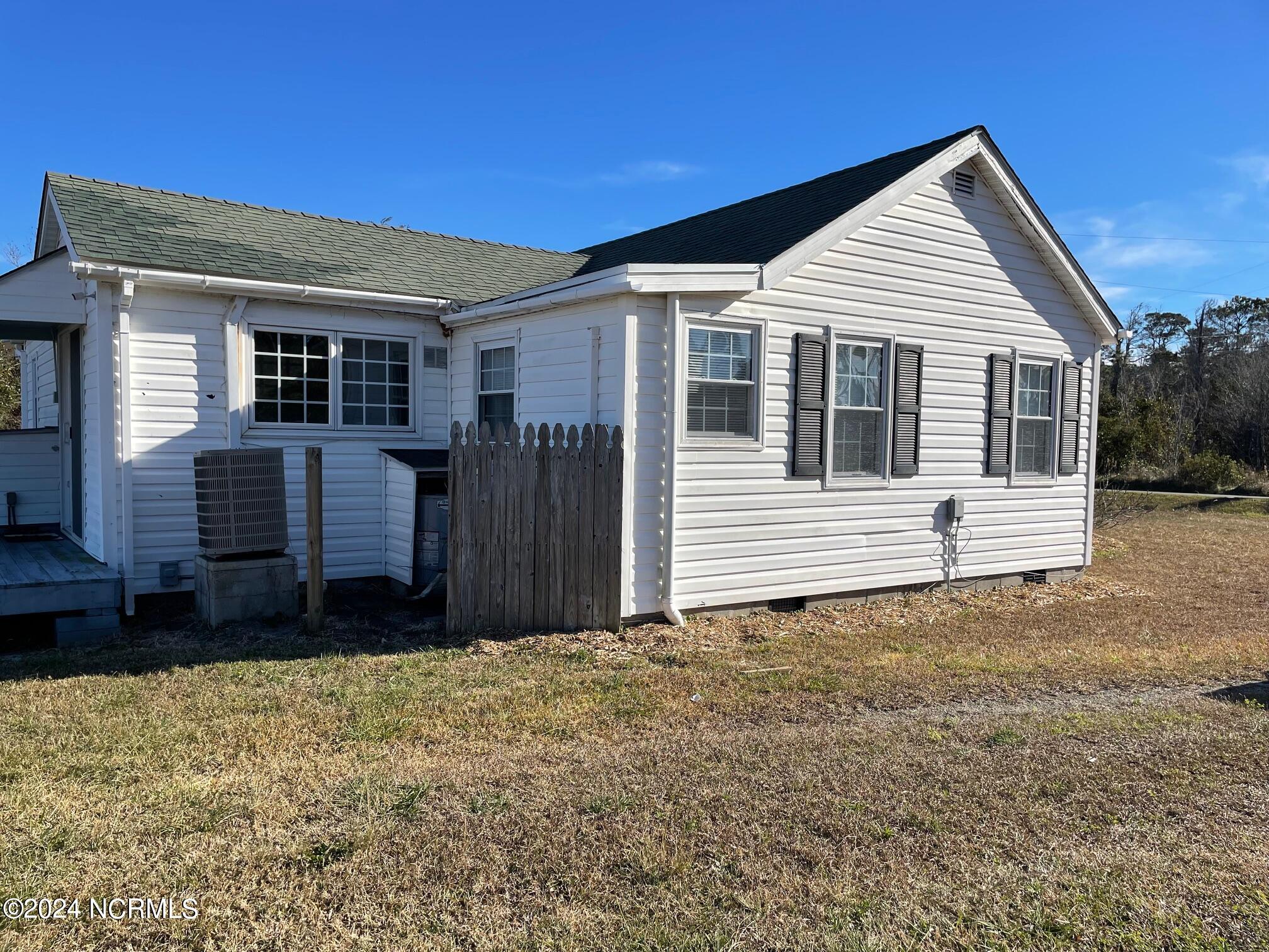 2524 Cedar Island Road Property Photo 13
