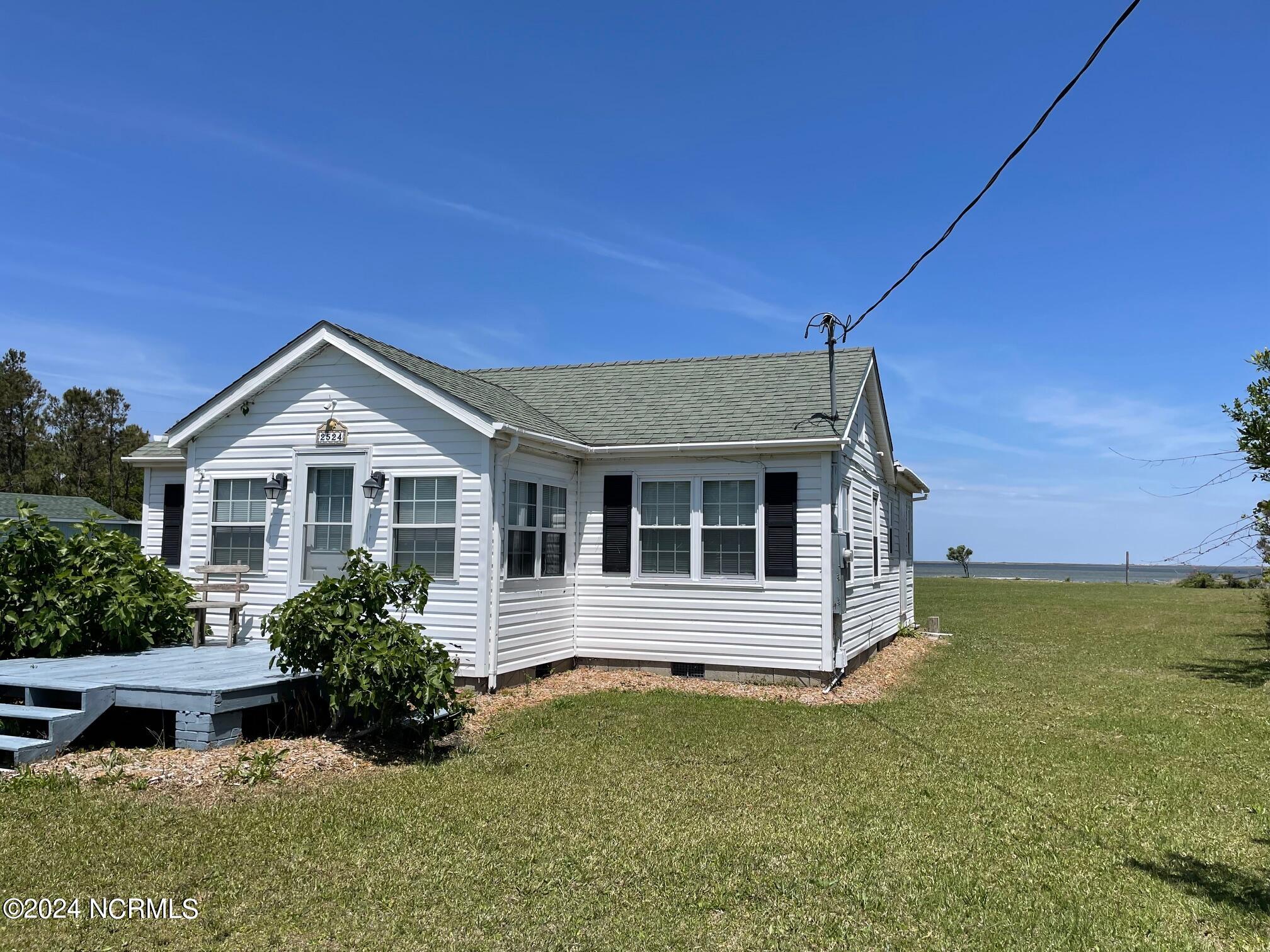 2524 Cedar Island Road Property Photo 14