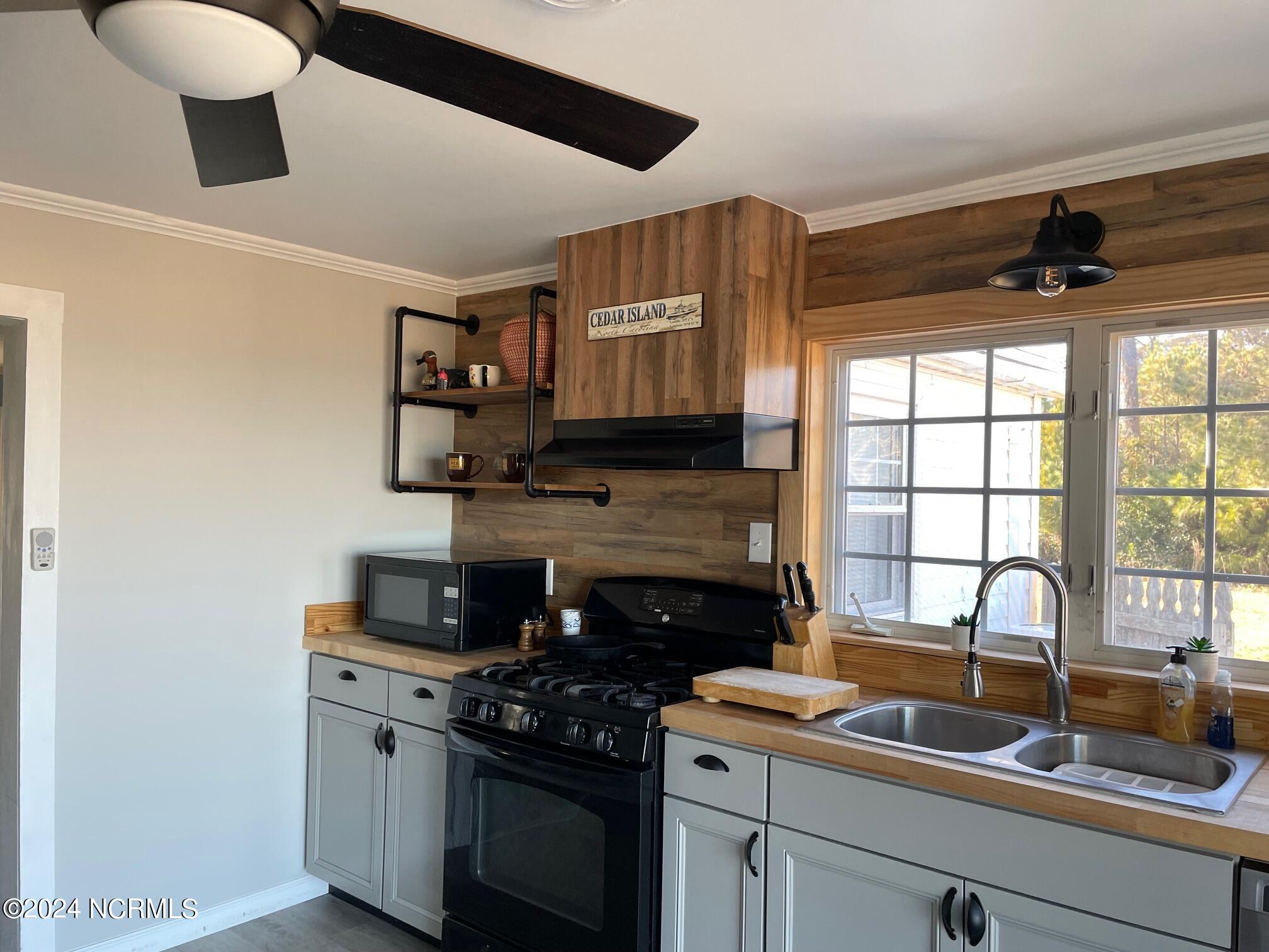2524 Cedar Island Road Property Photo 19