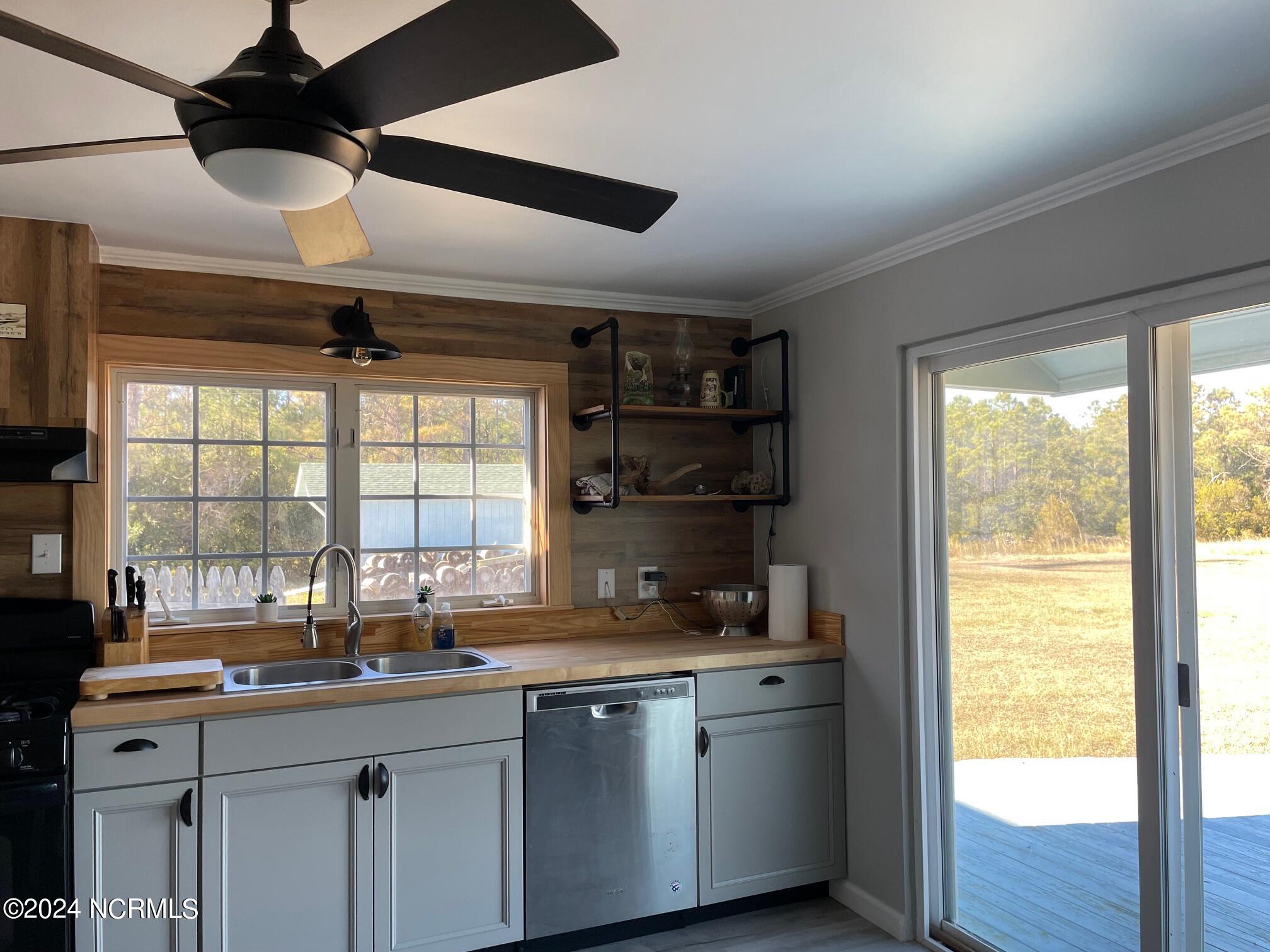 2524 Cedar Island Road Property Photo 20