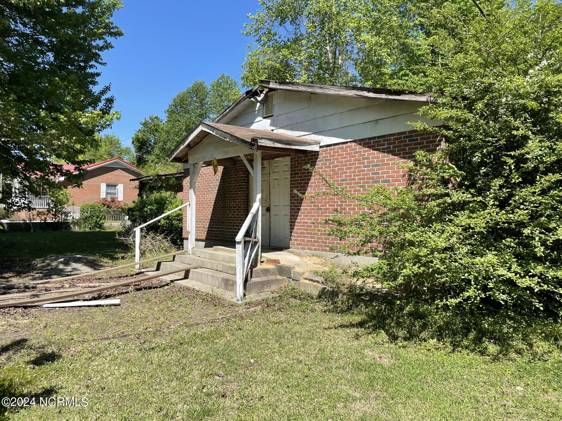 1780/1832 Clark Road Property Photo