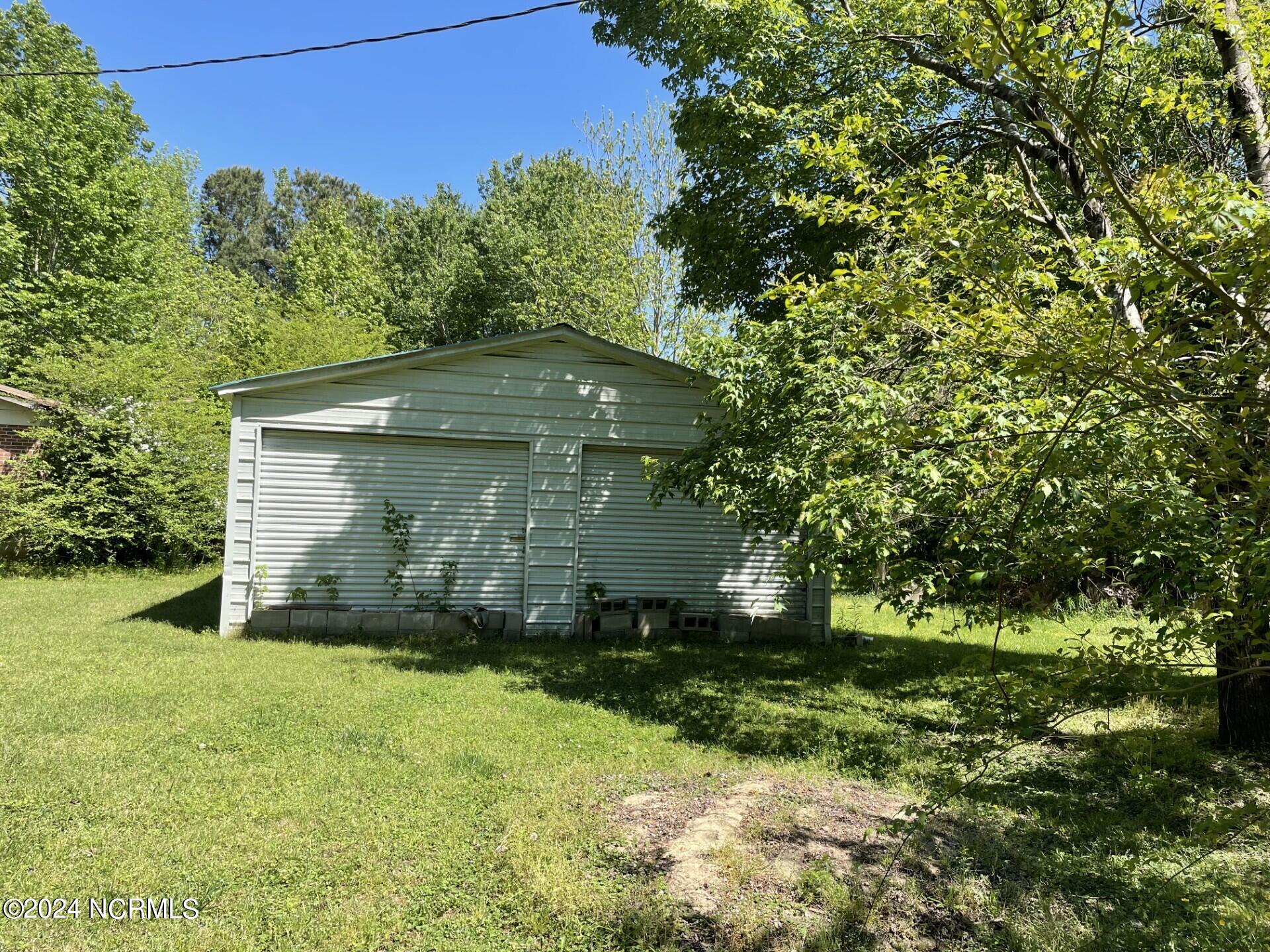 1780/1832 Clark Road Property Photo 5