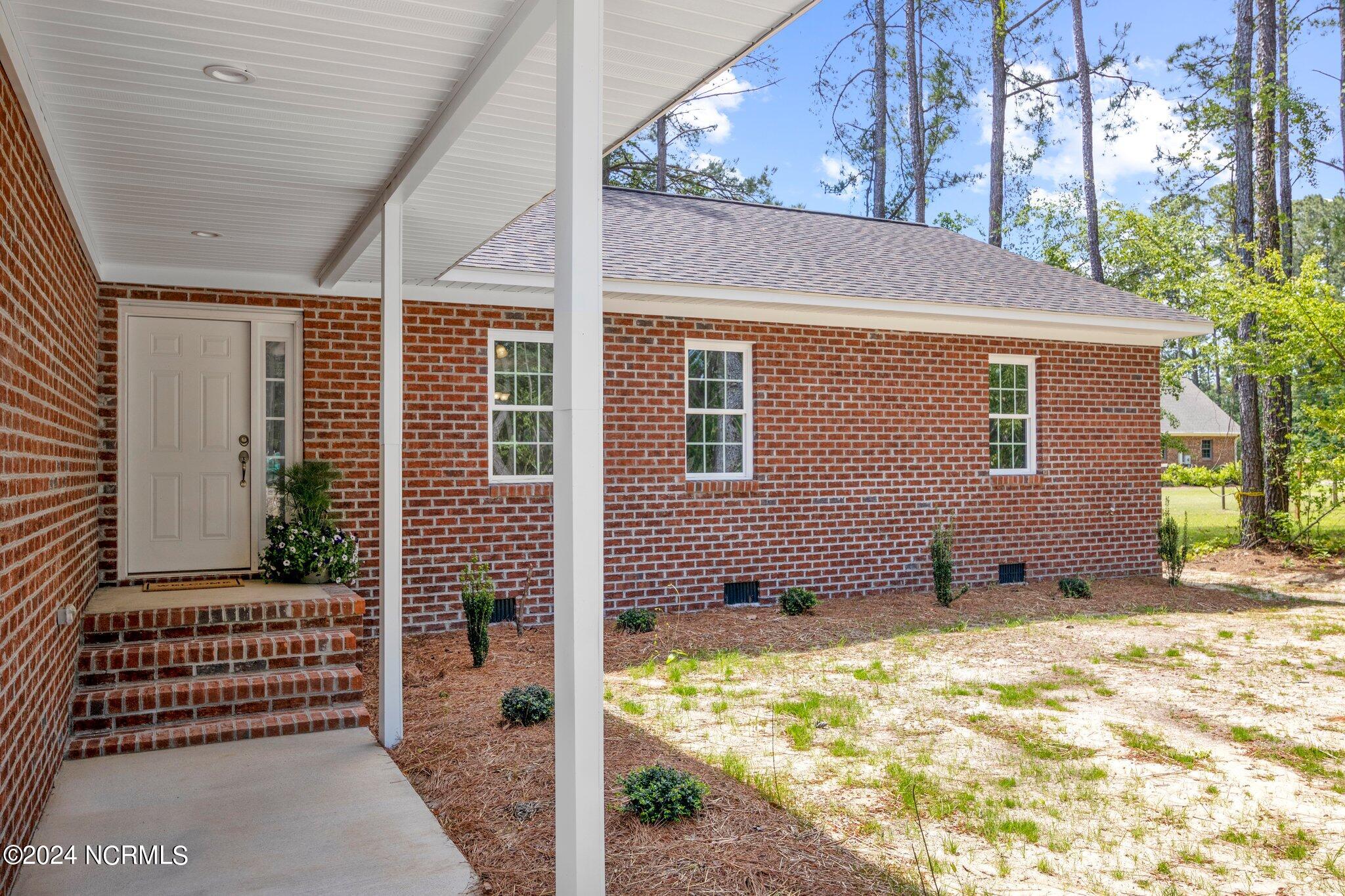 216 Coastal Drive Property Photo 3
