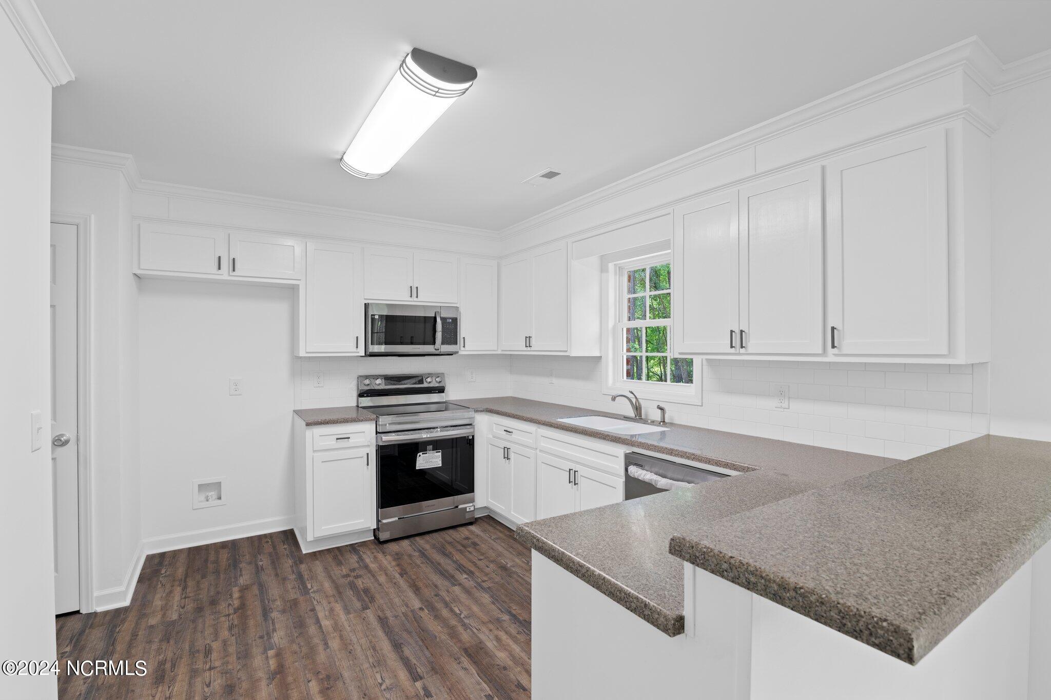 216 Coastal Drive Property Photo 11