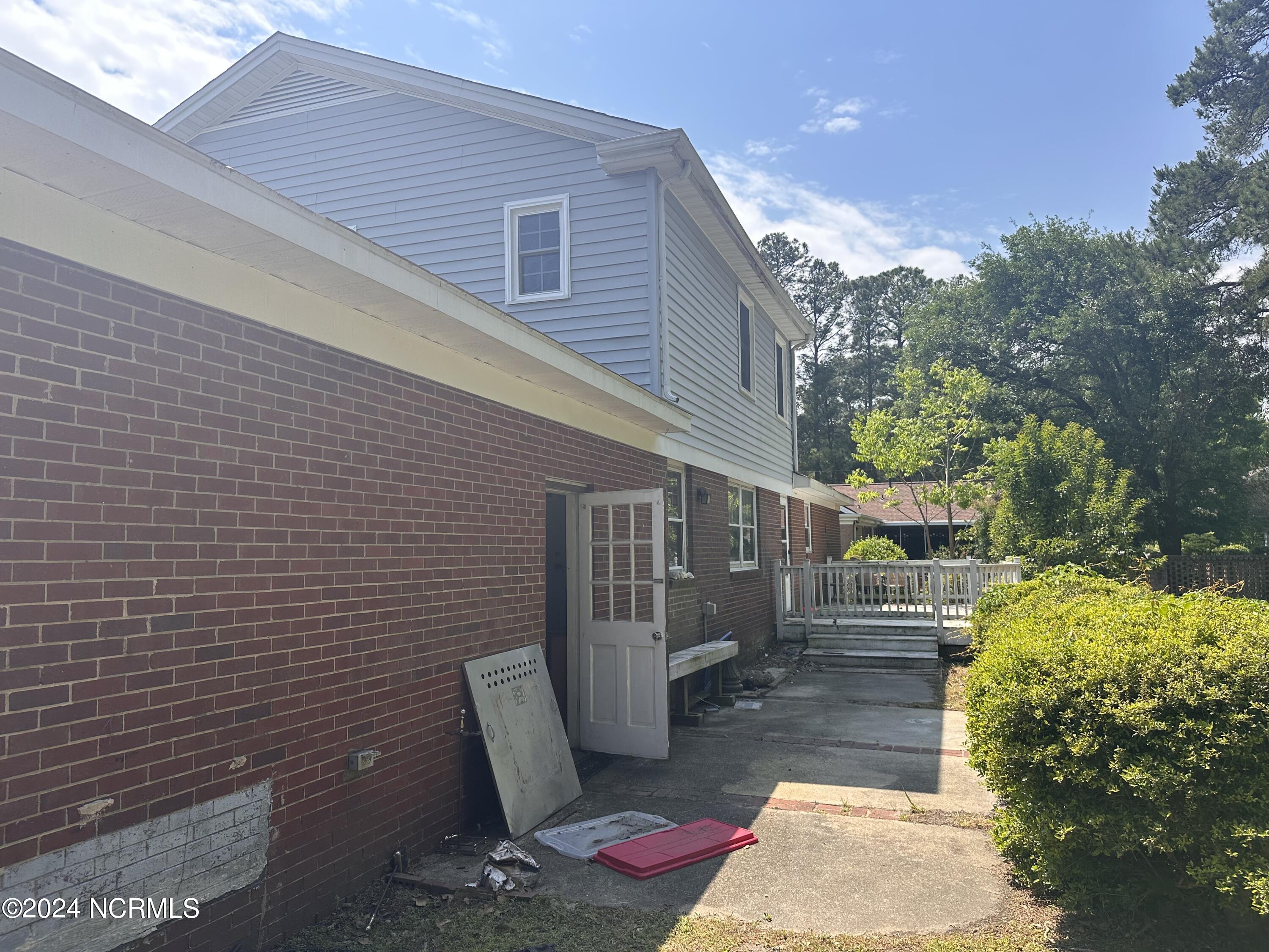 306 W 33rd Street Property Photo 7