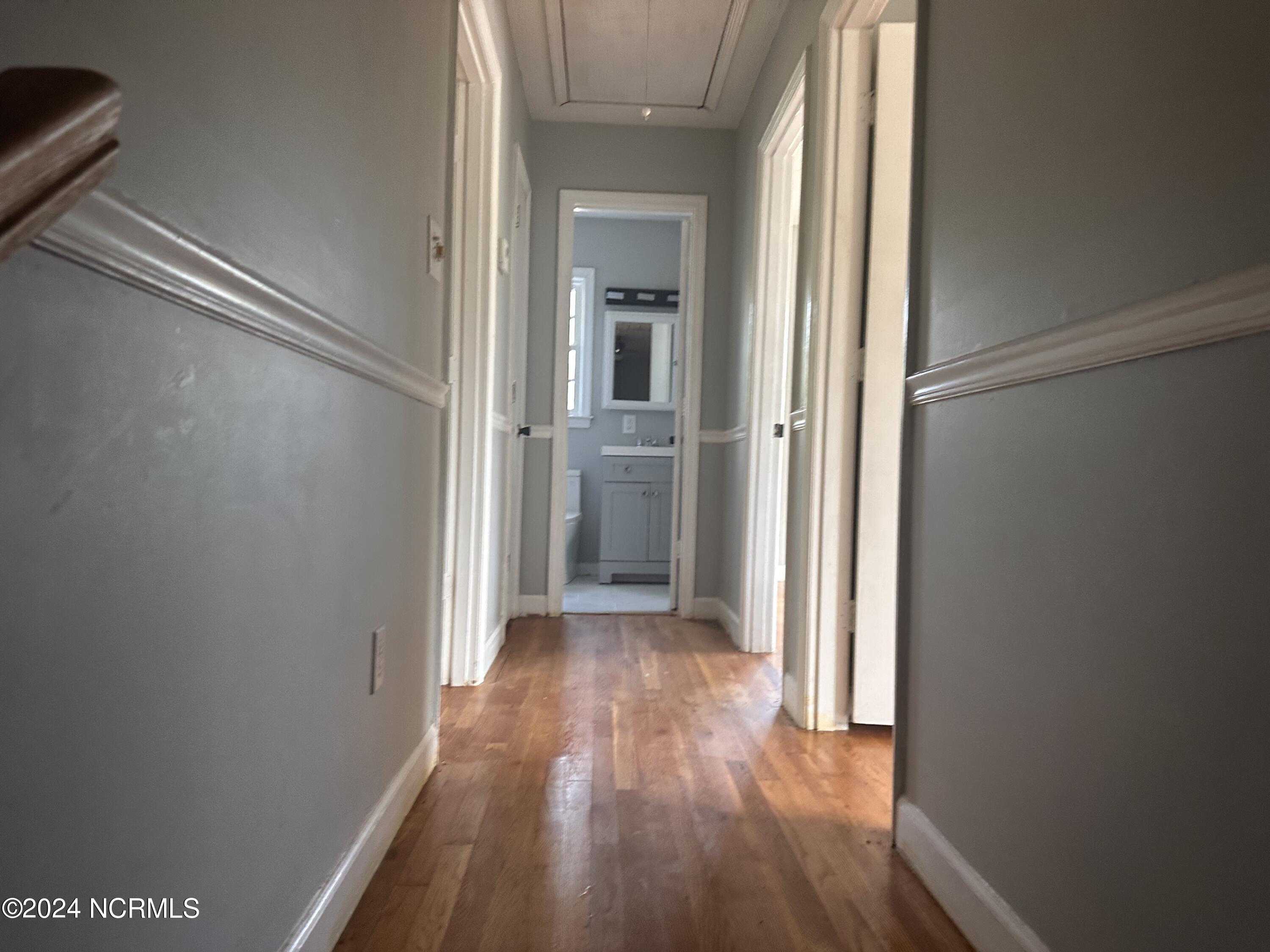 306 W 33rd Street Property Photo 19
